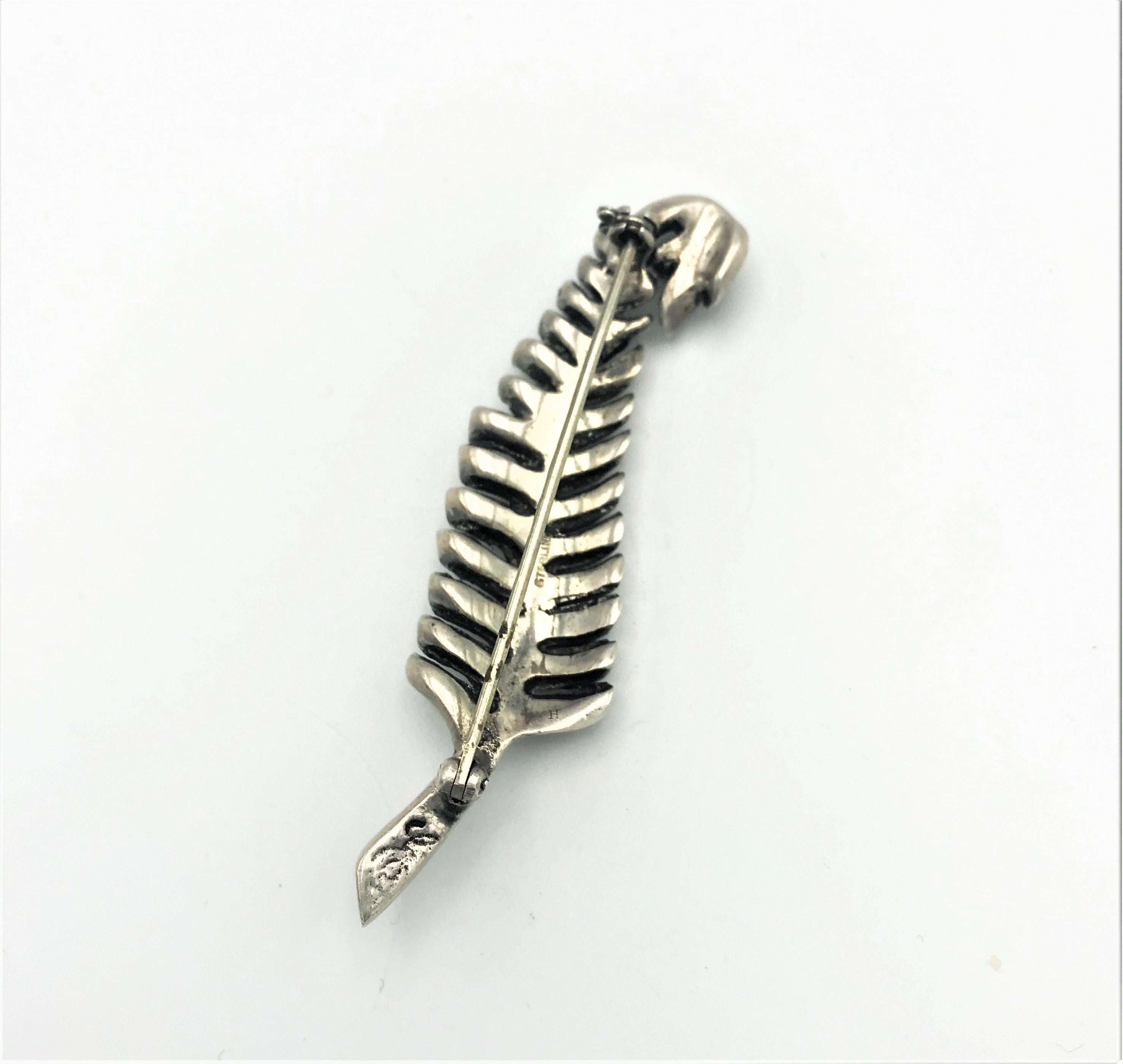 Round Cut Vintage Eisenberg brooch in form of a feather, Sterling Silver, 1940 USA For Sale