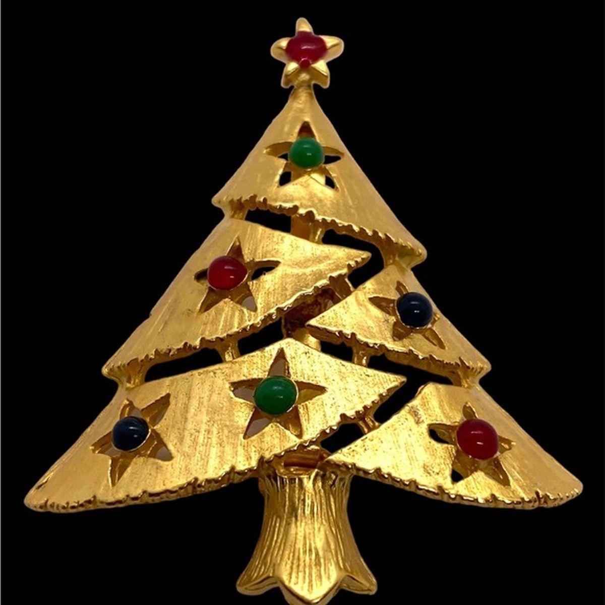 Simply Beautiful! Vintage Designer Signed Eisenberg Classic Christmas Tree with Faux Multi Gemstones in Gold-tone mounting Holiday Brooch Pin. Measuring approx. 2.25