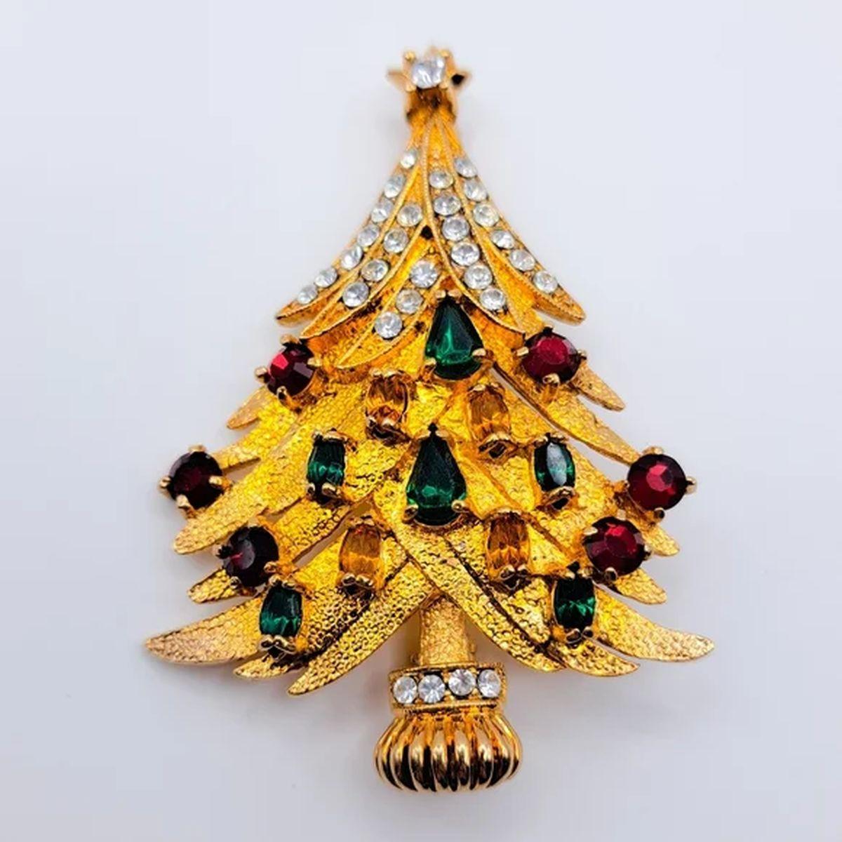 Simply Beautiful! Vintage Designer Signed Eisenberg Classic Christmas Tree with Faux Multi Gemstones in Brushed Gold-tone mounting Holiday Brooch Pin. Measuring approx. 2.25