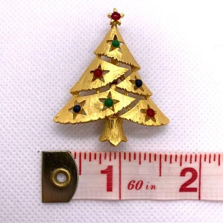Round Cut Vintage Eisenberg Designer Signed Faux Gemstone Christmas Tree Brooch Pin For Sale