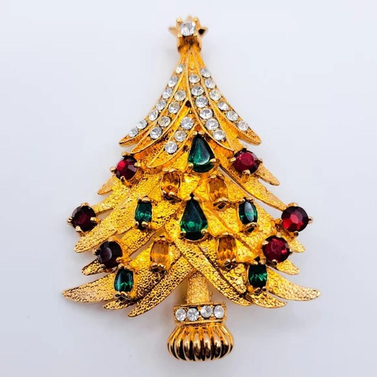 Vintage Eisenberg Designer Signed Faux Gemstone Christmas Tree Brooch Pin In Excellent Condition In Montreal, QC