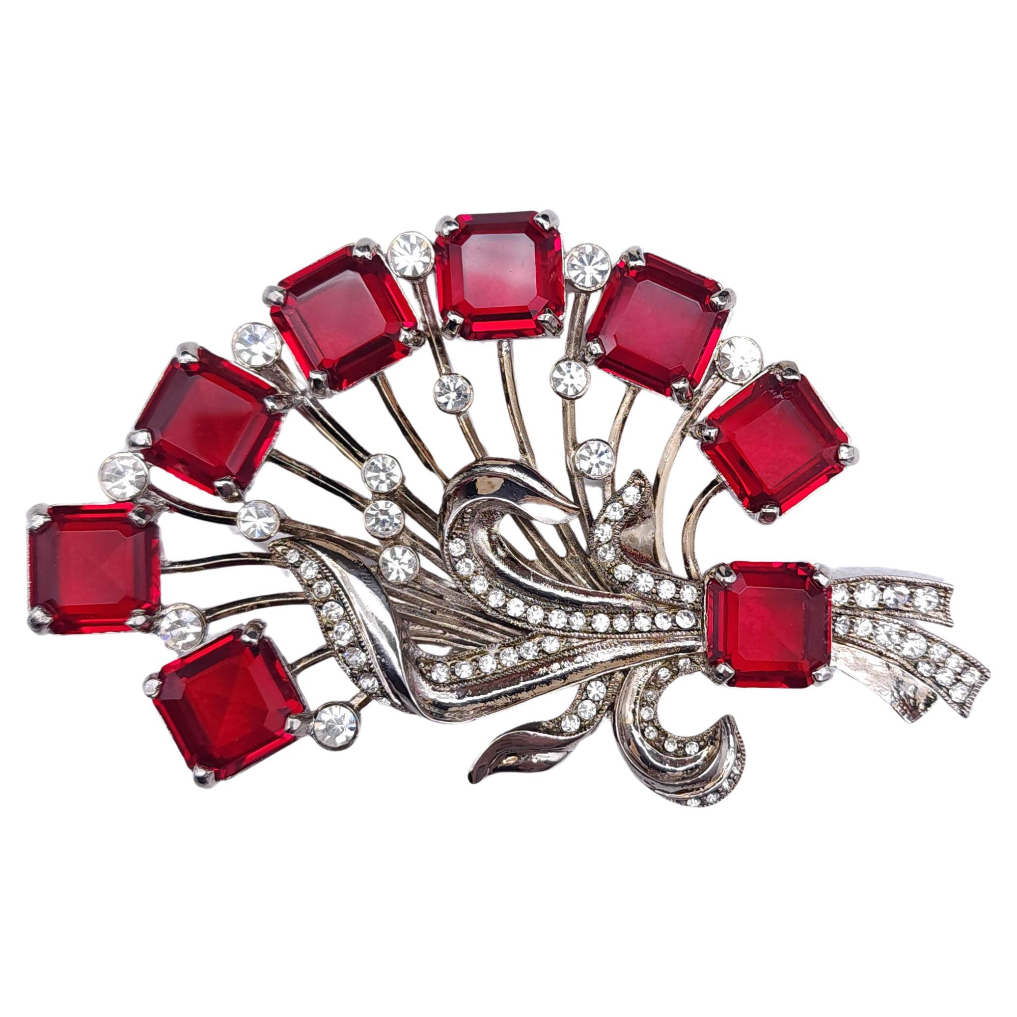 Broche vintage Eisenberg de rubí helado y ramo de flores de cristal transparente, plata