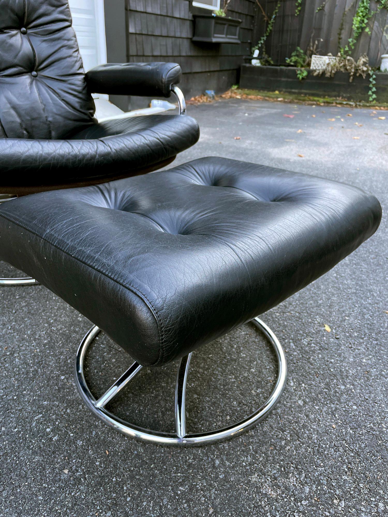 Vintage Ekornes Stressless Black Leather Recliner Chair W/ Original Hangtag In Good Condition In Media, PA