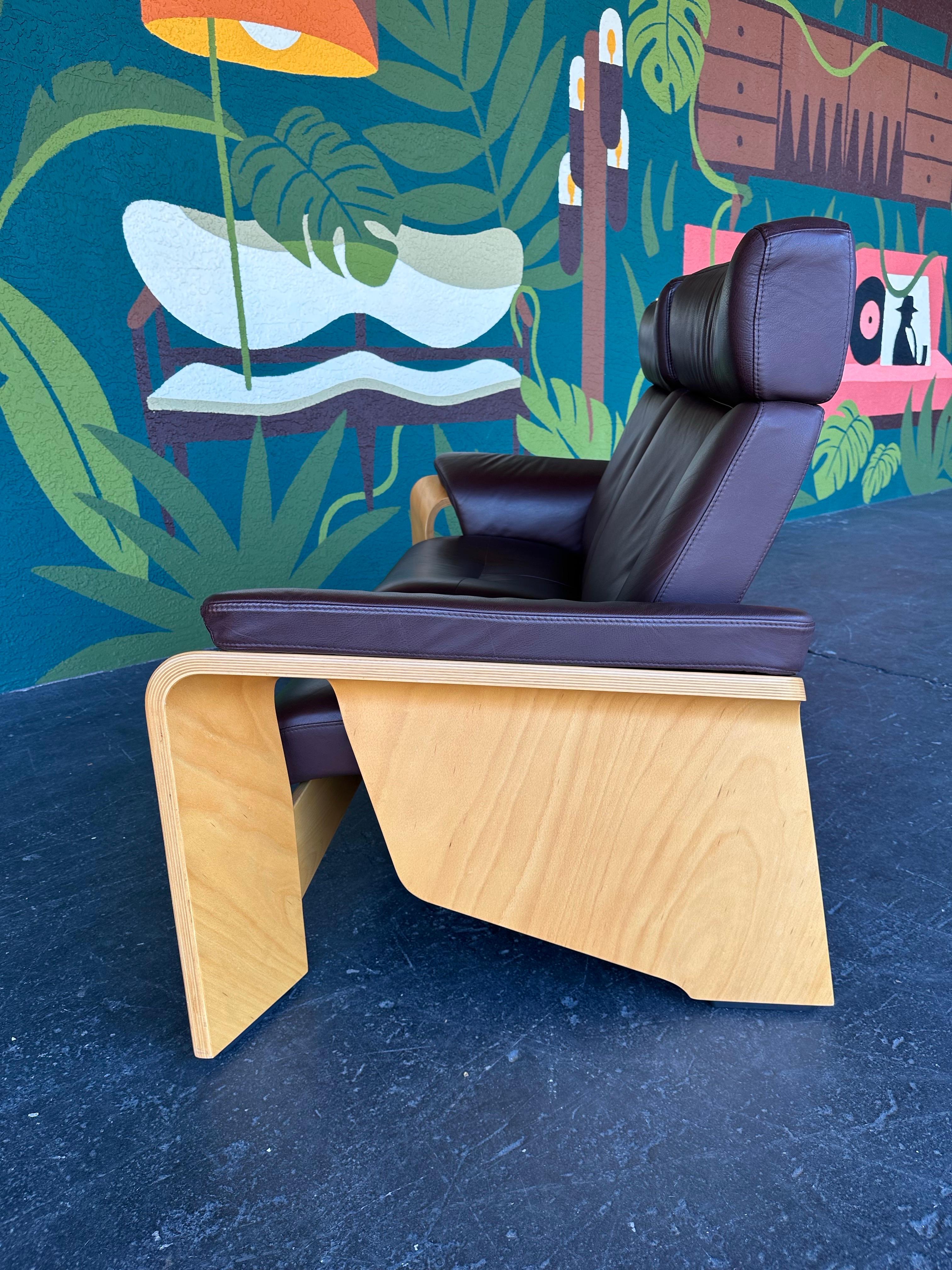 20th Century Vintage Ekornes Stressless Pegasus Brown Leather and Wood Reclining Loveseat
