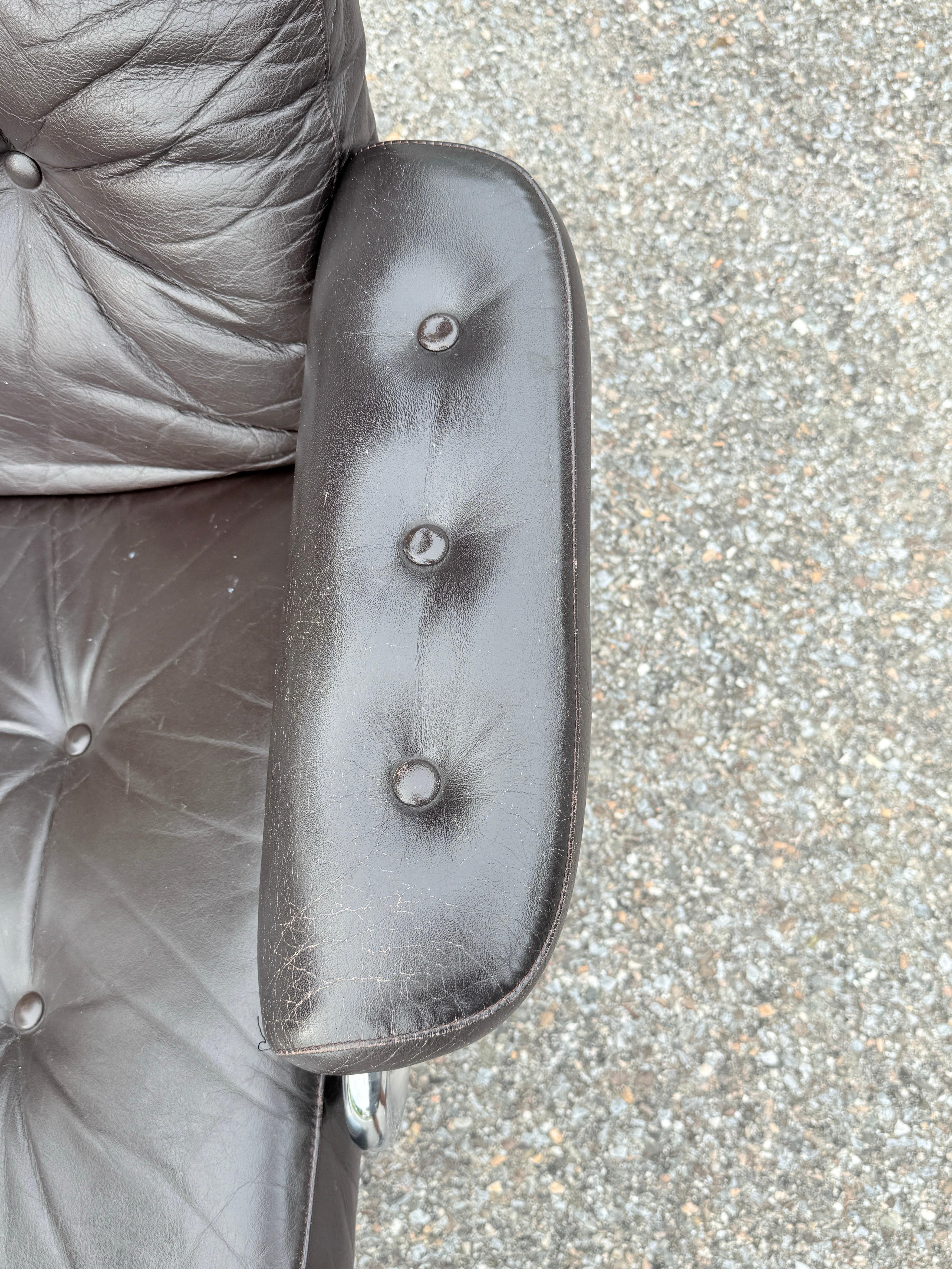 Vintage Ekornes Stressless Recliner & Ottoman en vente 2
