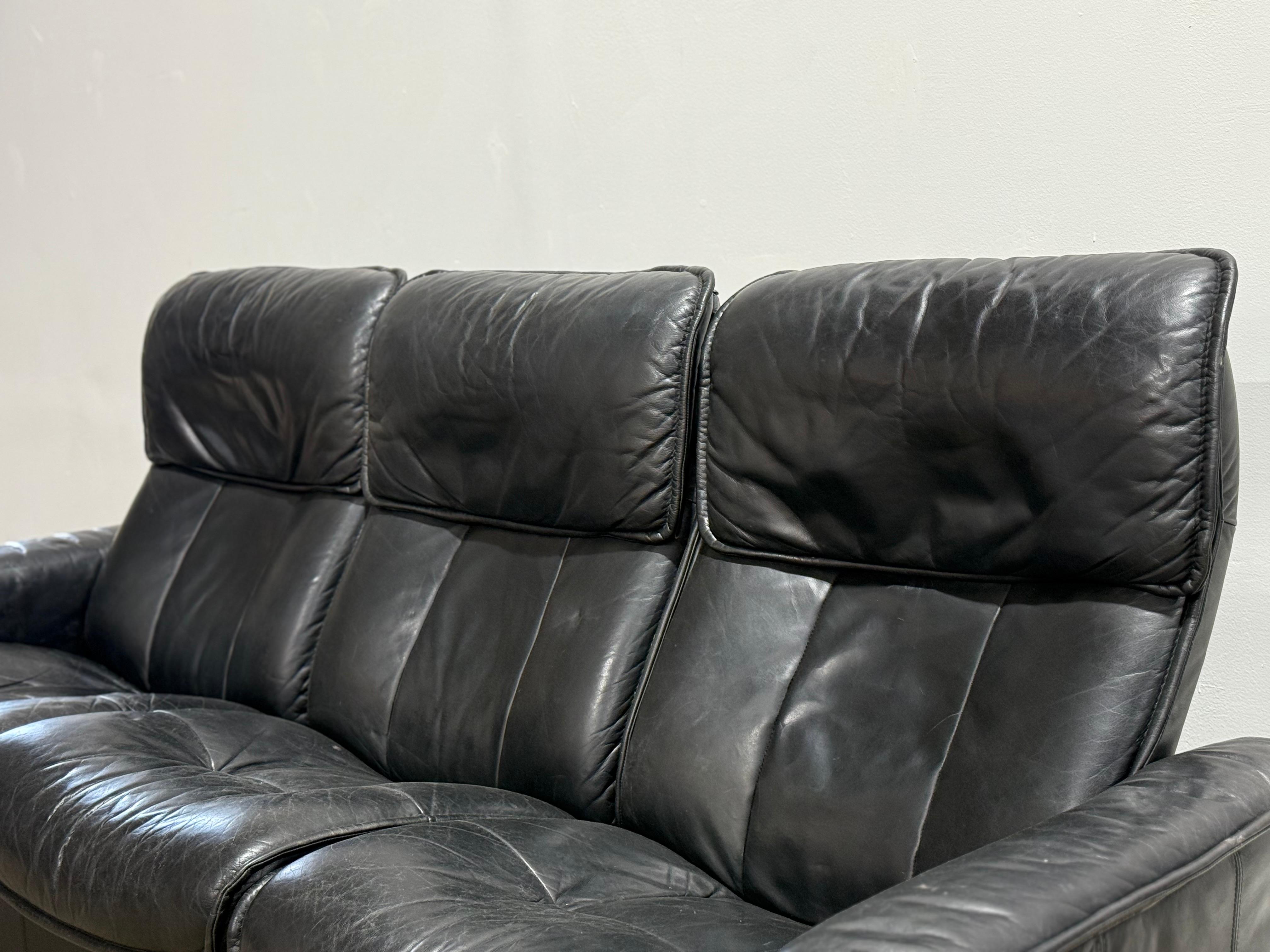 Canapé vintage Ekorness inclinable en cuir noir - Canapé Scandinave Midcentury en vente 4