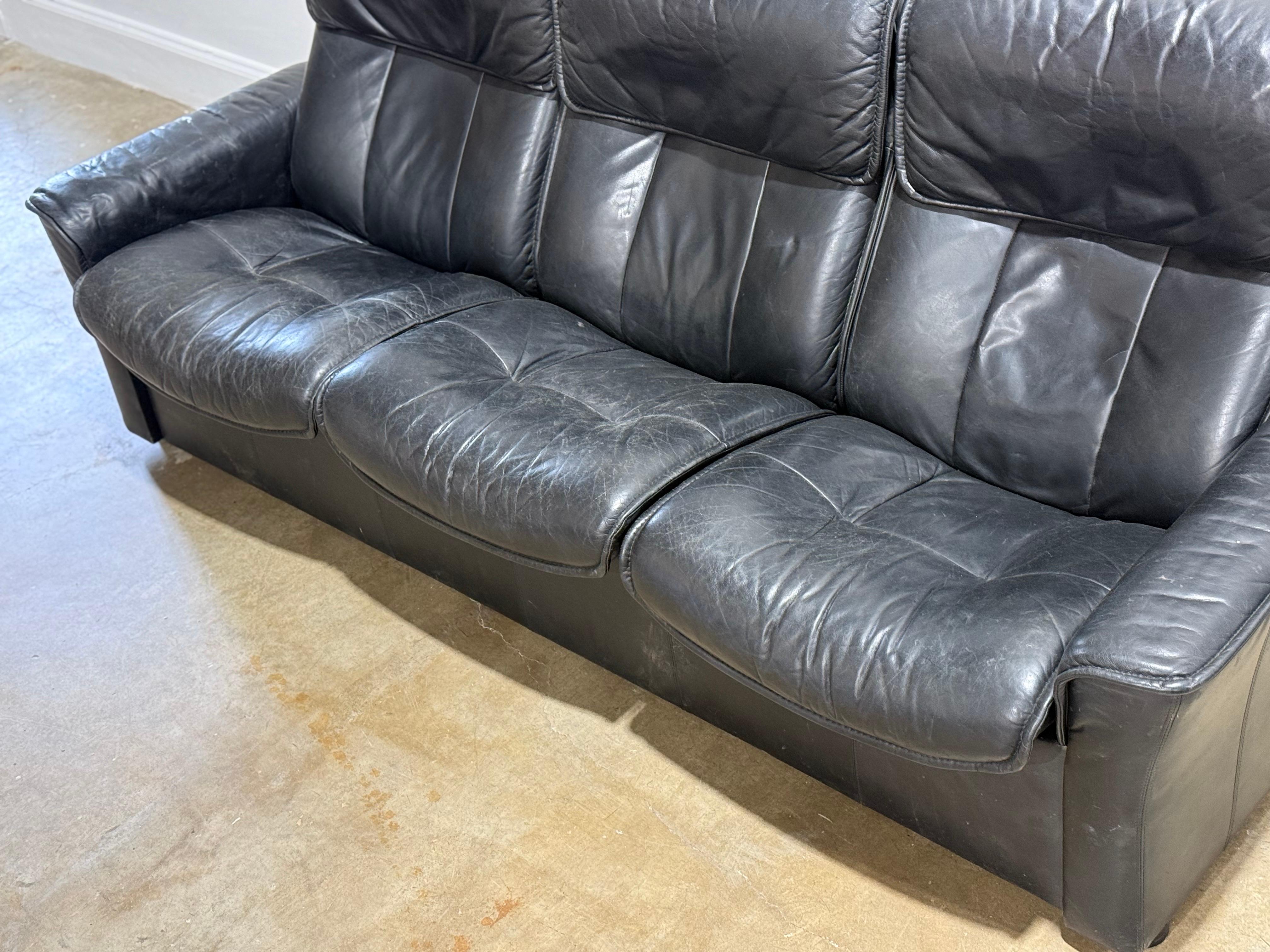 Scandinave moderne Canapé vintage Ekorness inclinable en cuir noir - Canapé Scandinave Midcentury en vente