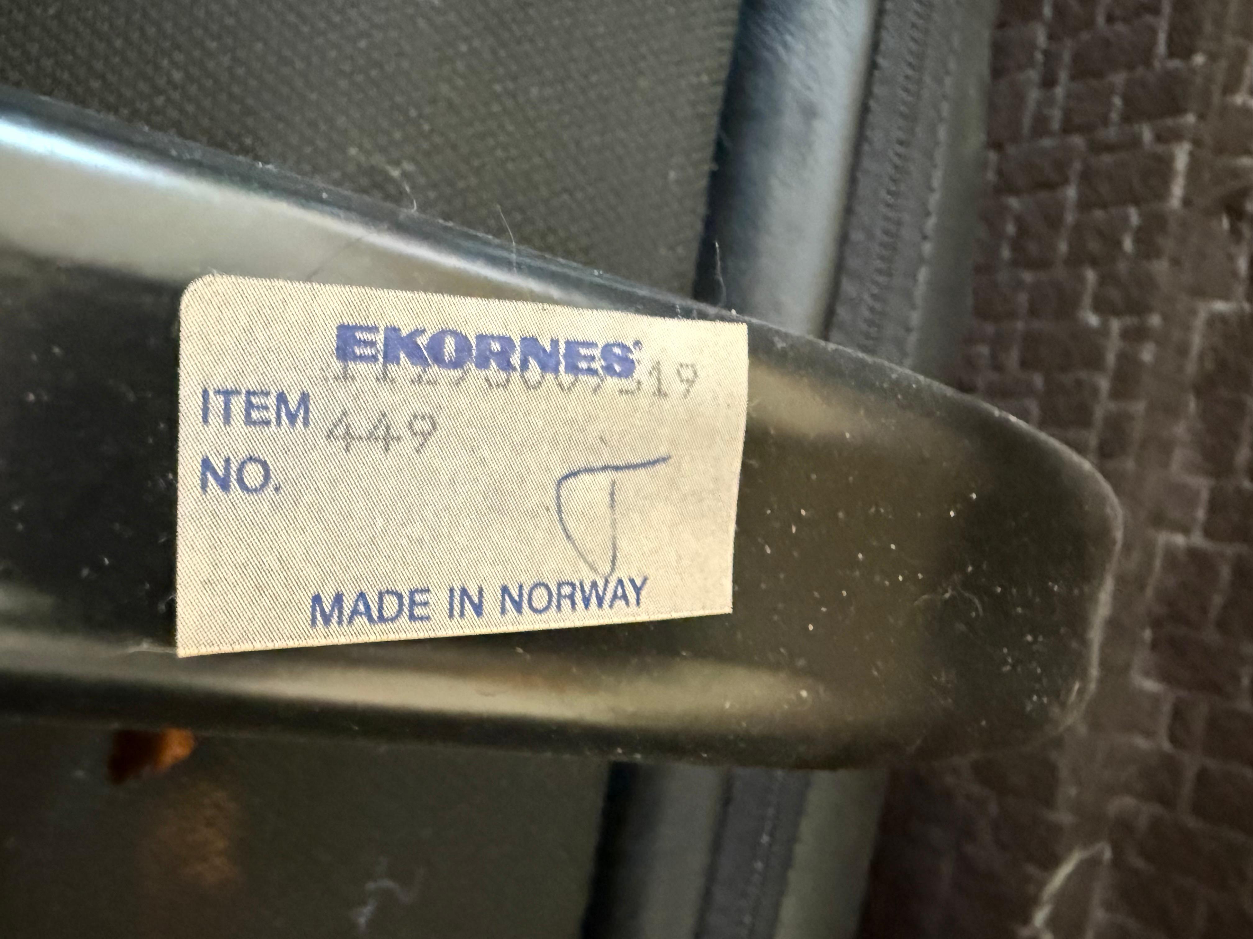 Norvégien Canapé vintage Ekorness inclinable en cuir noir - Canapé Scandinave Midcentury en vente