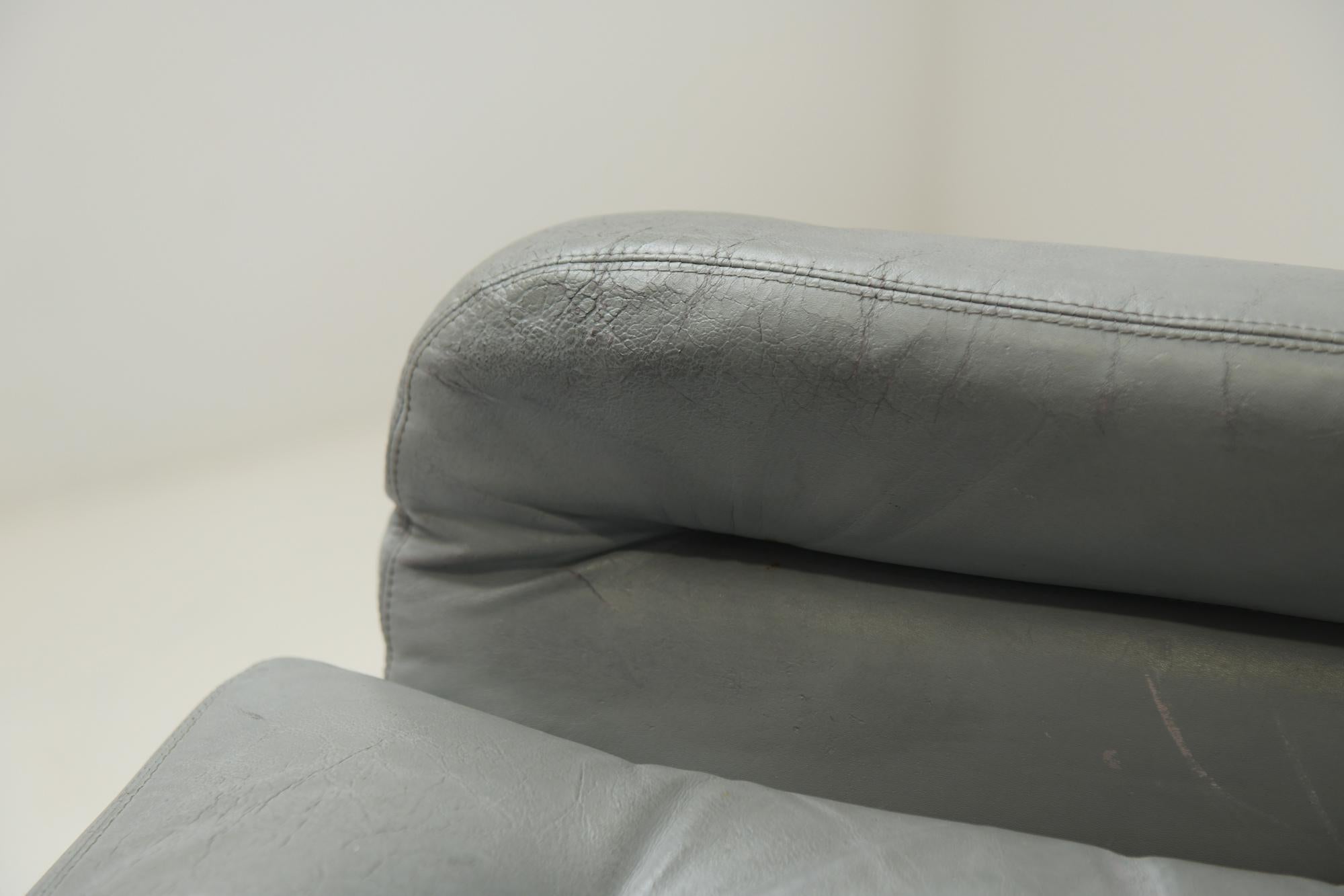 Elda-Stuhl aus grauem Leder und schwarzer Schale von Joe Colombo, Italien im Angebot 3