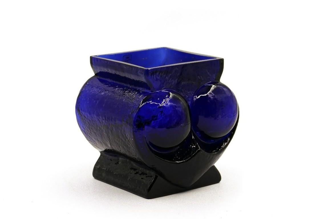 Vintage Electric Blue Glass Vase, Glasswork Skruf, 1970s In Good Condition In Roma, IT