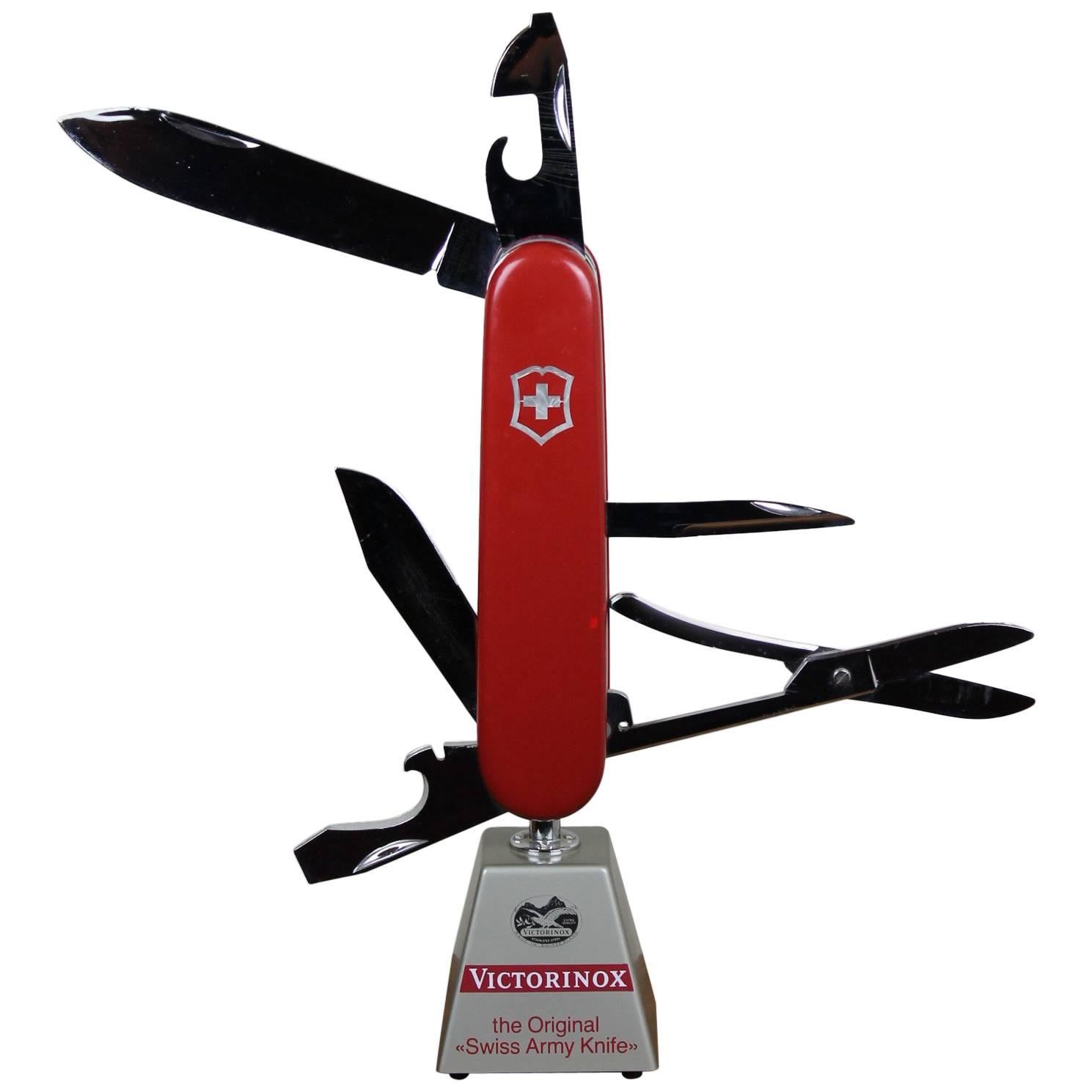 Cuchillos Victorinox Suiza.
Gran expositor eléctrico de movimiento - expositor de tienda - expositor de escaparate - expositor publicitario - expositor promocional - expositor de mostrador.
Todas las piezas de la navaja, navaja de bolsillo, navaja