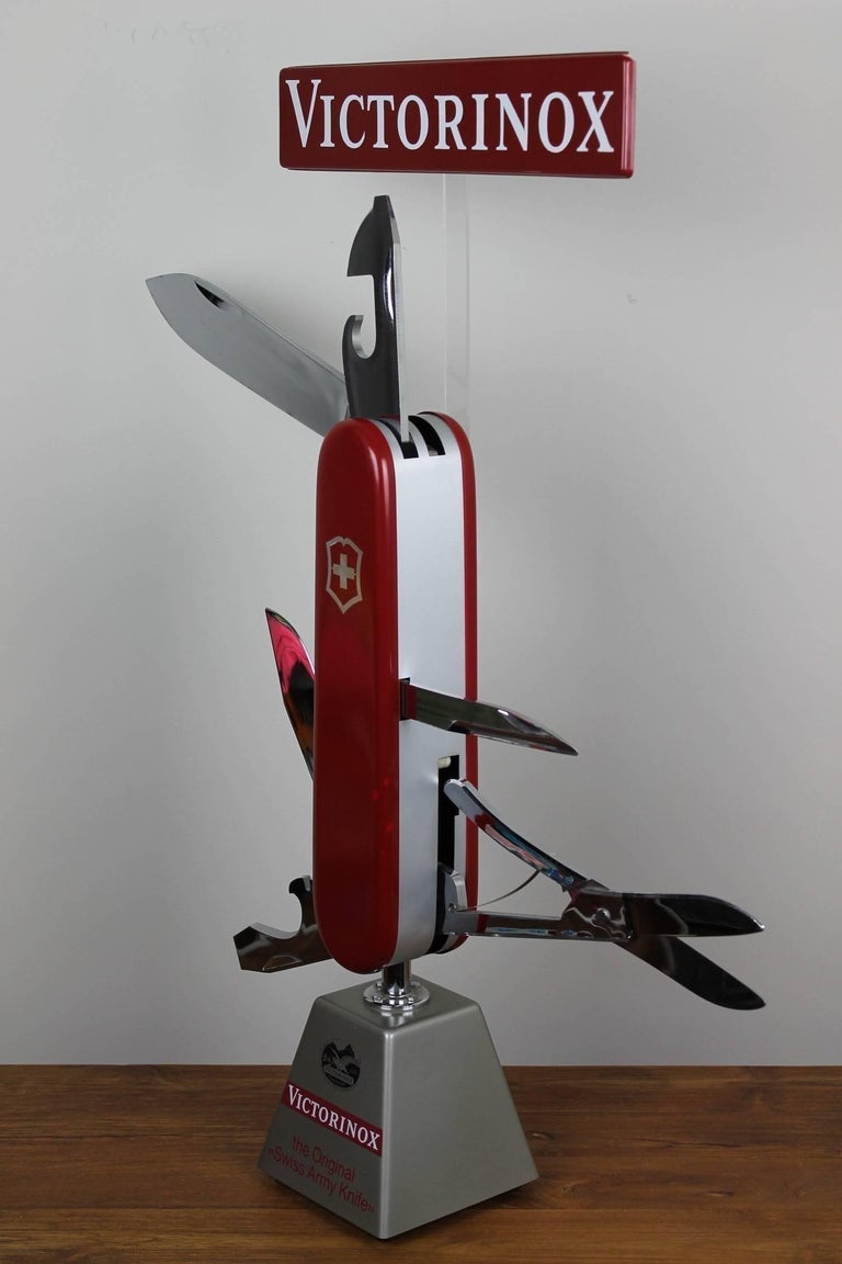 Giant swiss army knife display outlet