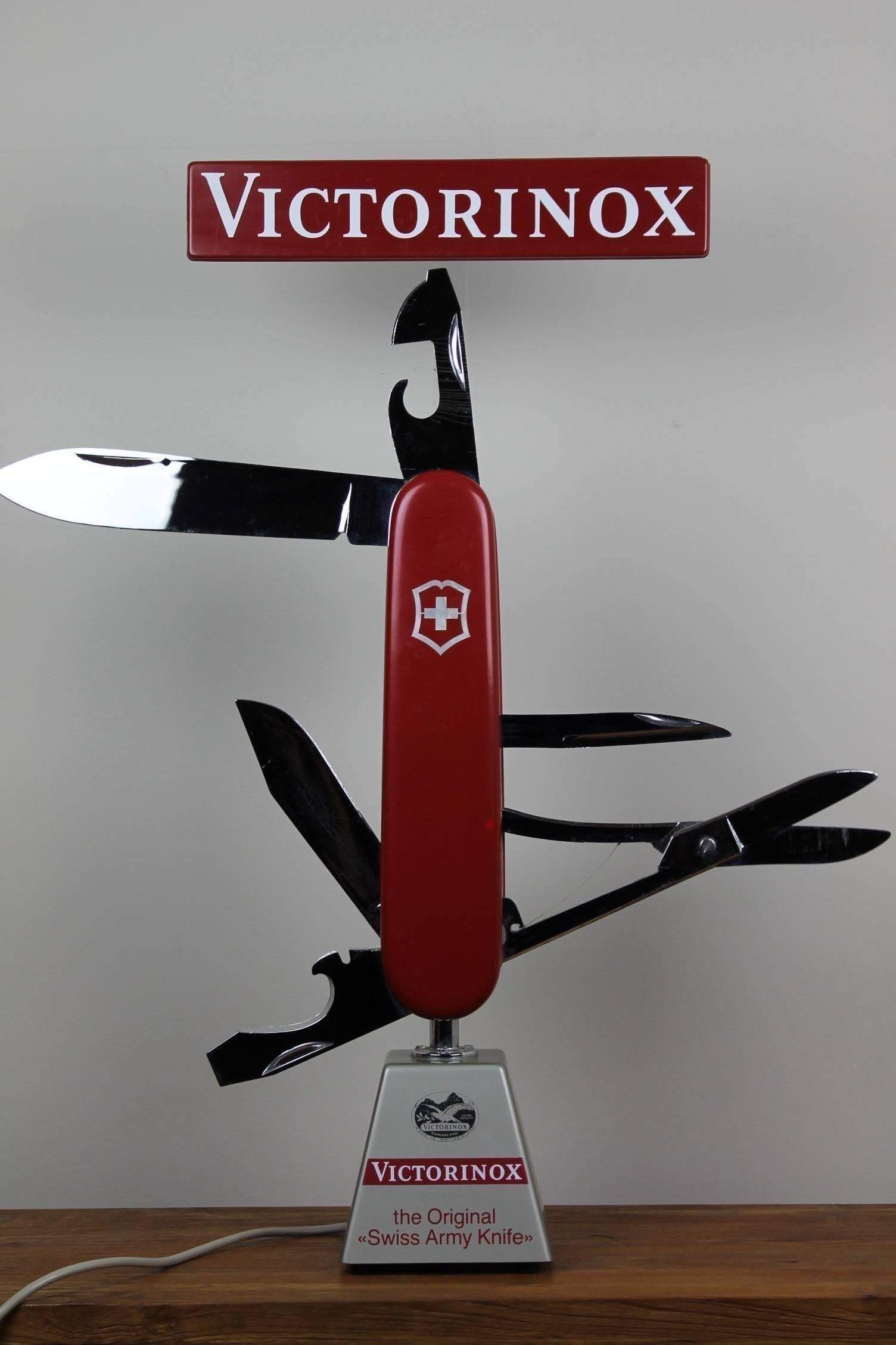Expositor Eléctrico Vintage Navajas de Bolsillo Victorinox Suiza siglo XX