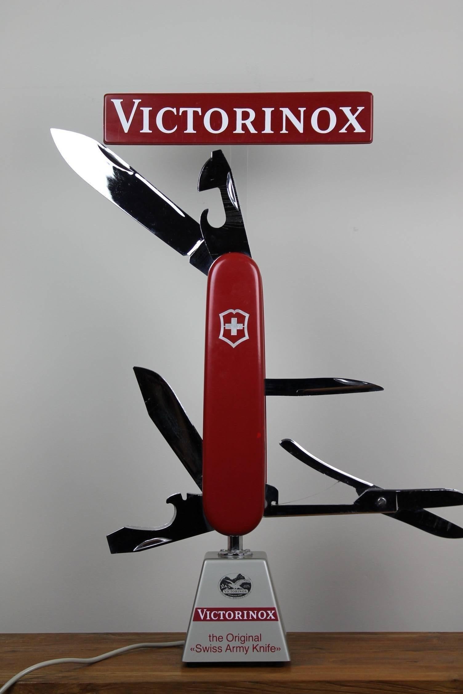 Expositor Eléctrico Vintage Navajas de Bolsillo Victorinox Suiza Metal