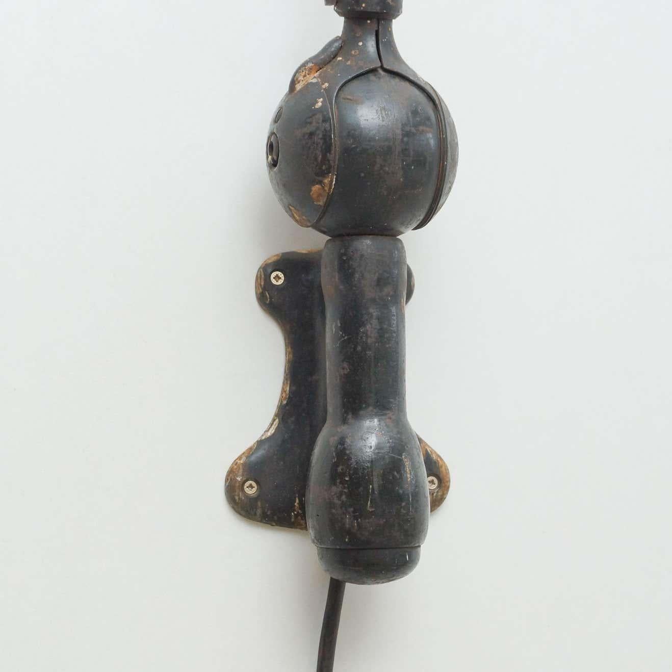 Elegancia vintage: Lámpara de pared sueca de los años 30 de Johan Petter Johansson en venta 1