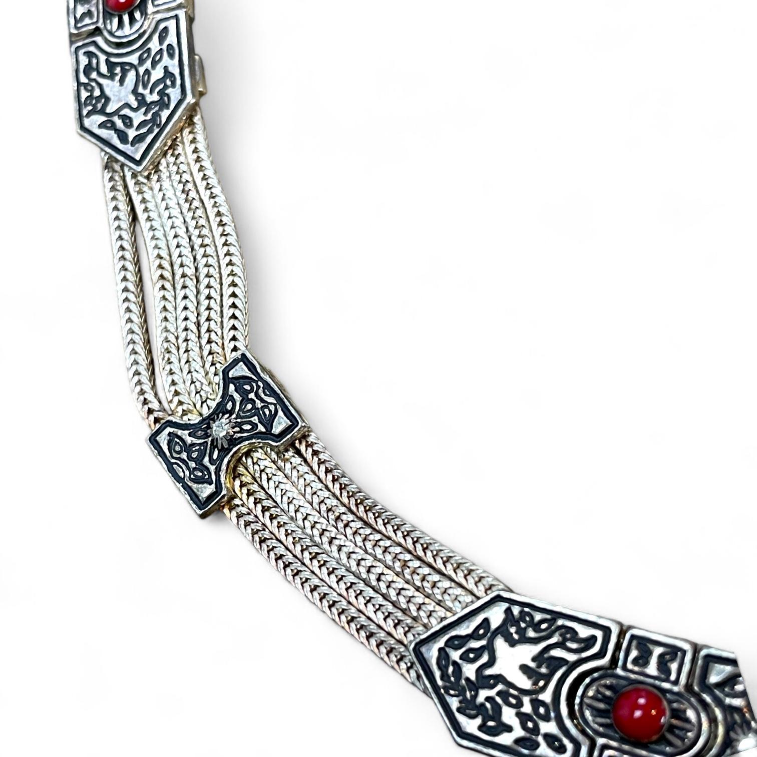 Vintage Elegance Antique Silver Chain Necklace In Excellent Condition For Sale In New York, NY