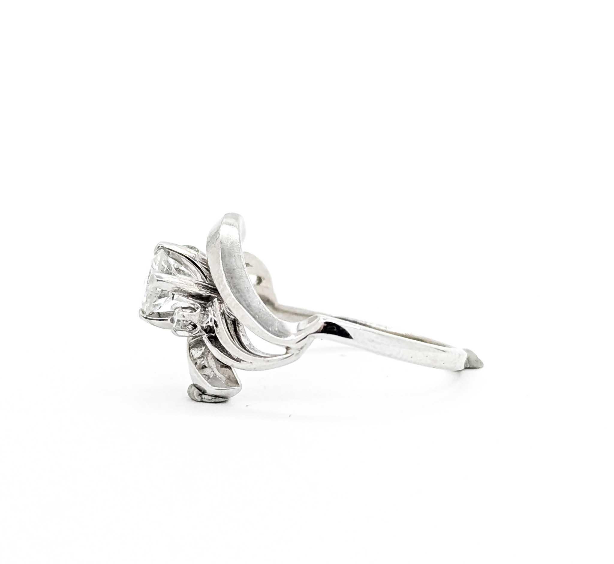 Anillo de Compromiso de Diamantes Elegancia Vintage en Oro Blanco de 14k en venta 2