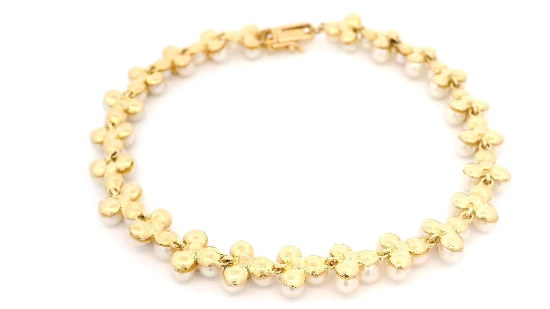 Bracelet élégant de style trèfle en or jaune 14 carats, perles et diamants de 0,10 carat en vente 3