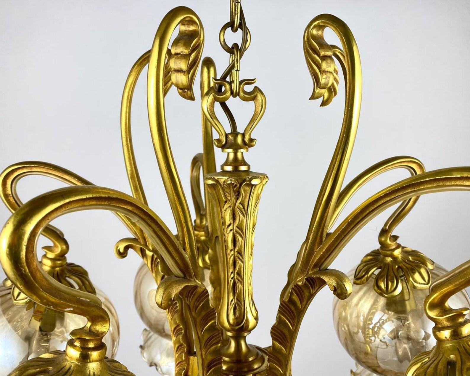 Vintage Elegant Chandelier Gilt Brass and 5 Glass Plafond Chandelier In Excellent Condition For Sale In Bastogne, BE