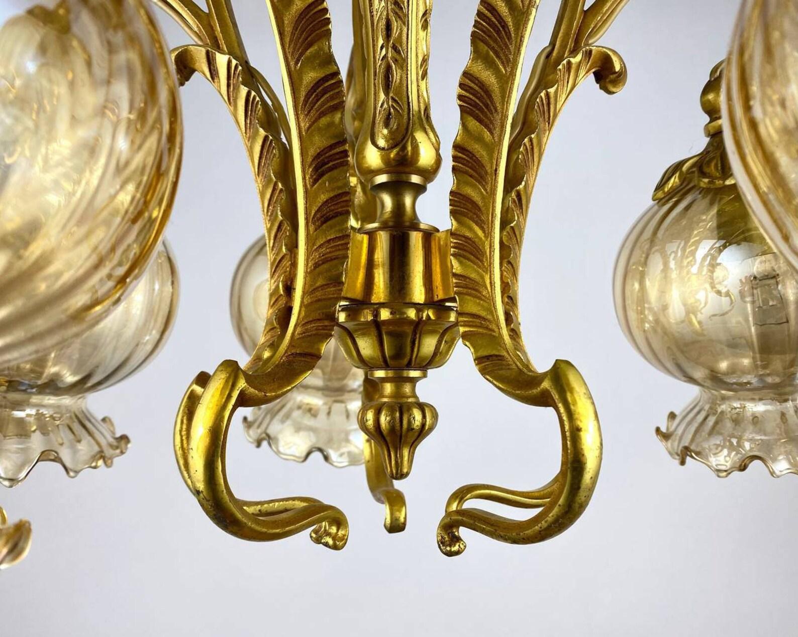 Vintage Elegant Chandelier Gilt Brass and 5 Glass Plafond Chandelier For Sale 1