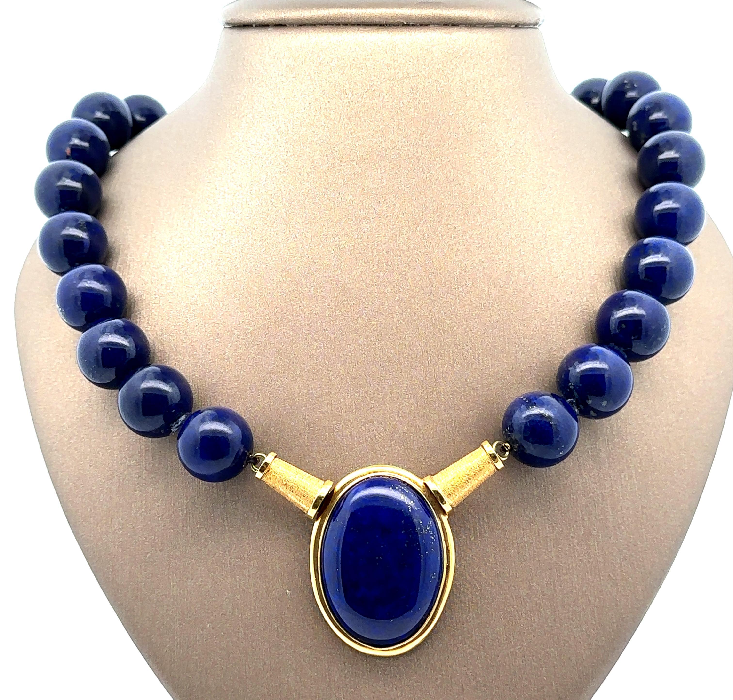 Vintage Elegant GIA Lapis Oval & Bead 16