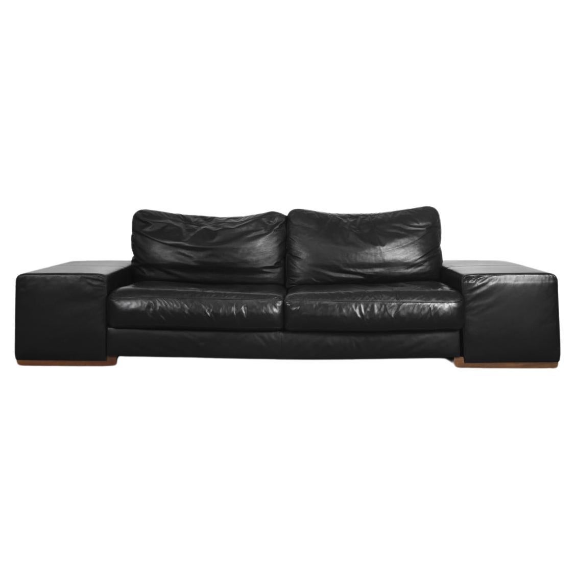 Vintage Elegant Minimalist Black Leather Sofa by Natuzzi Design Center  For Sale