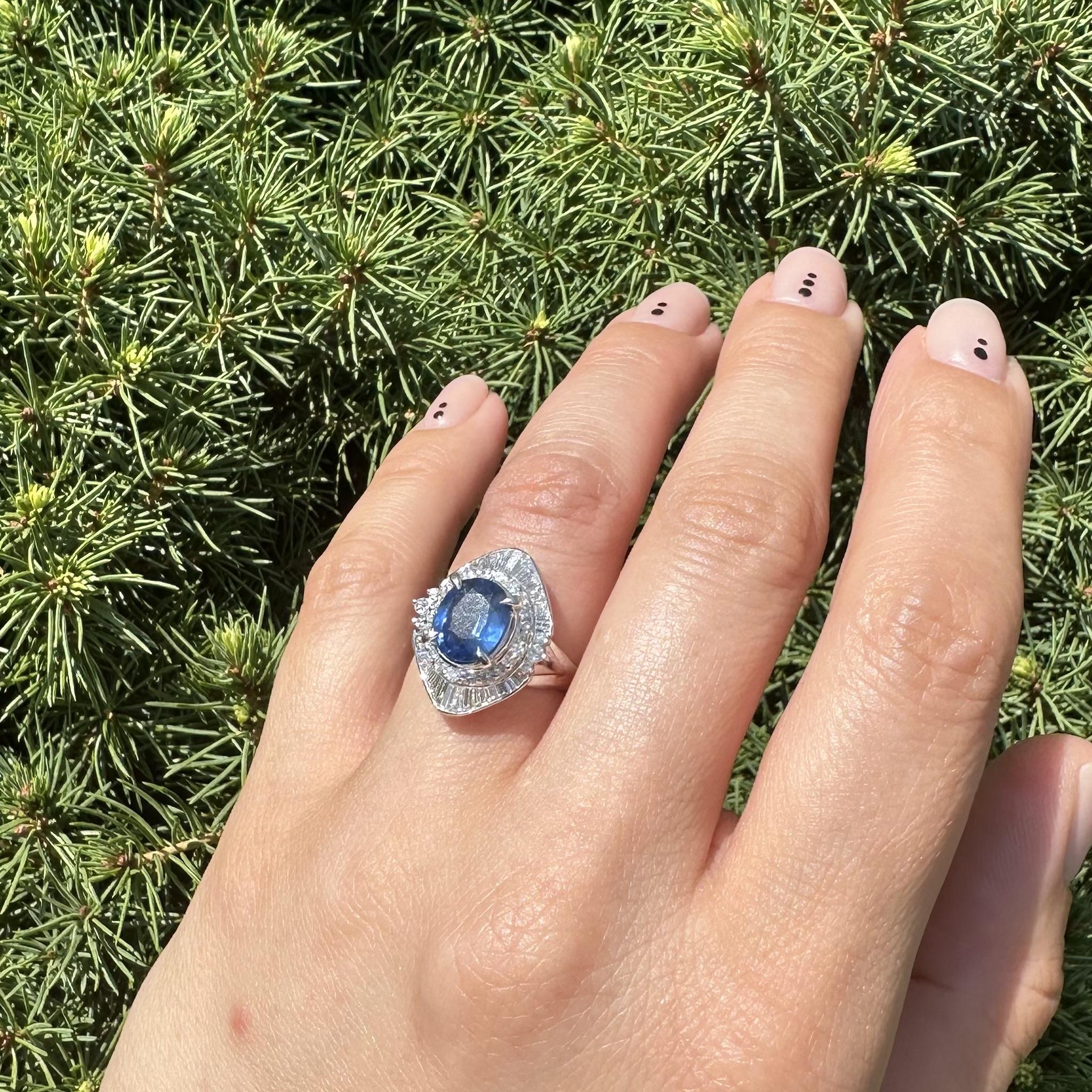 Vintage Elegant Platin GIA 2.99ctw Oval Sapphire & Diamant Ballerina Ring im Angebot 9