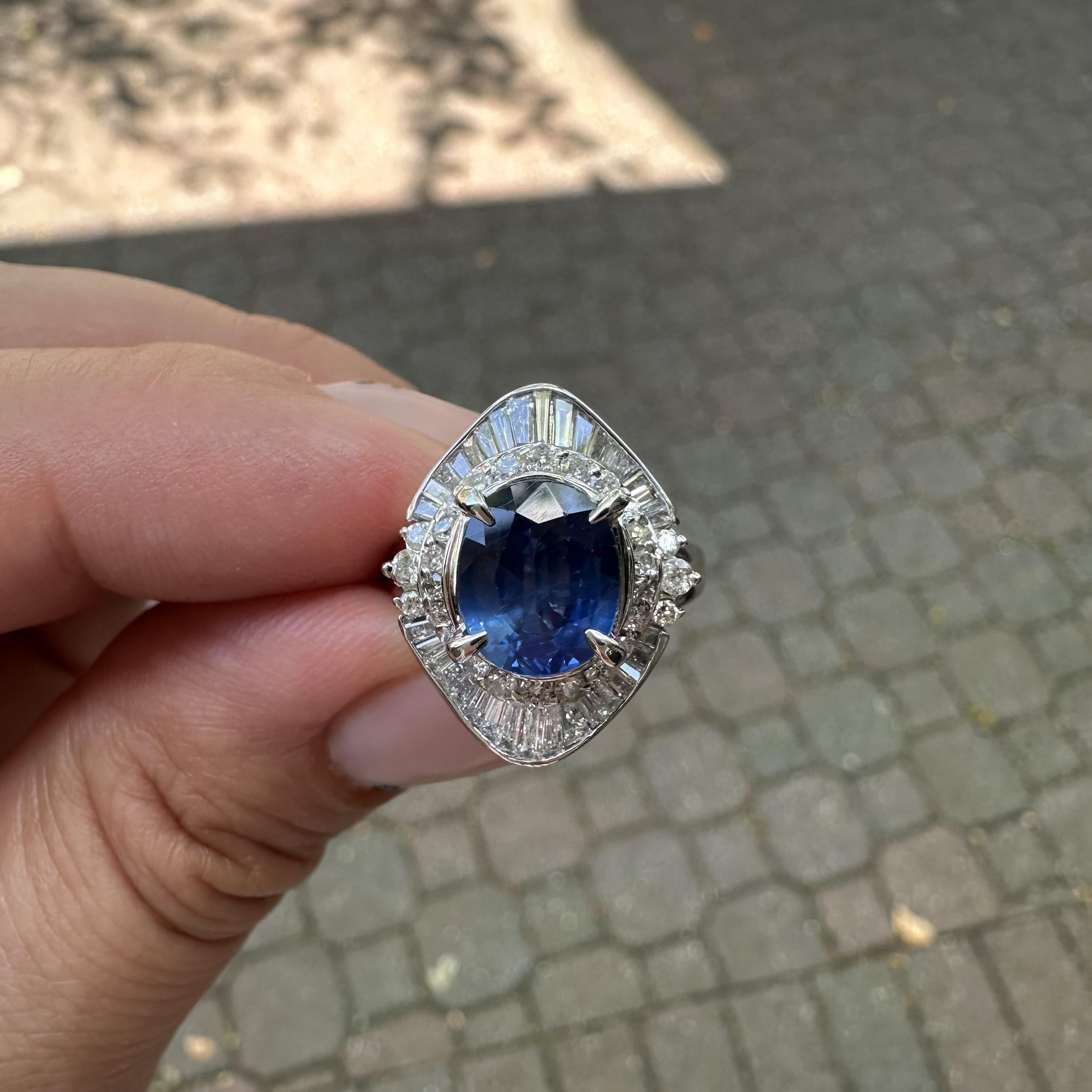 Vintage Elegant Platin GIA 2.99ctw Oval Sapphire & Diamant Ballerina Ring im Angebot 3