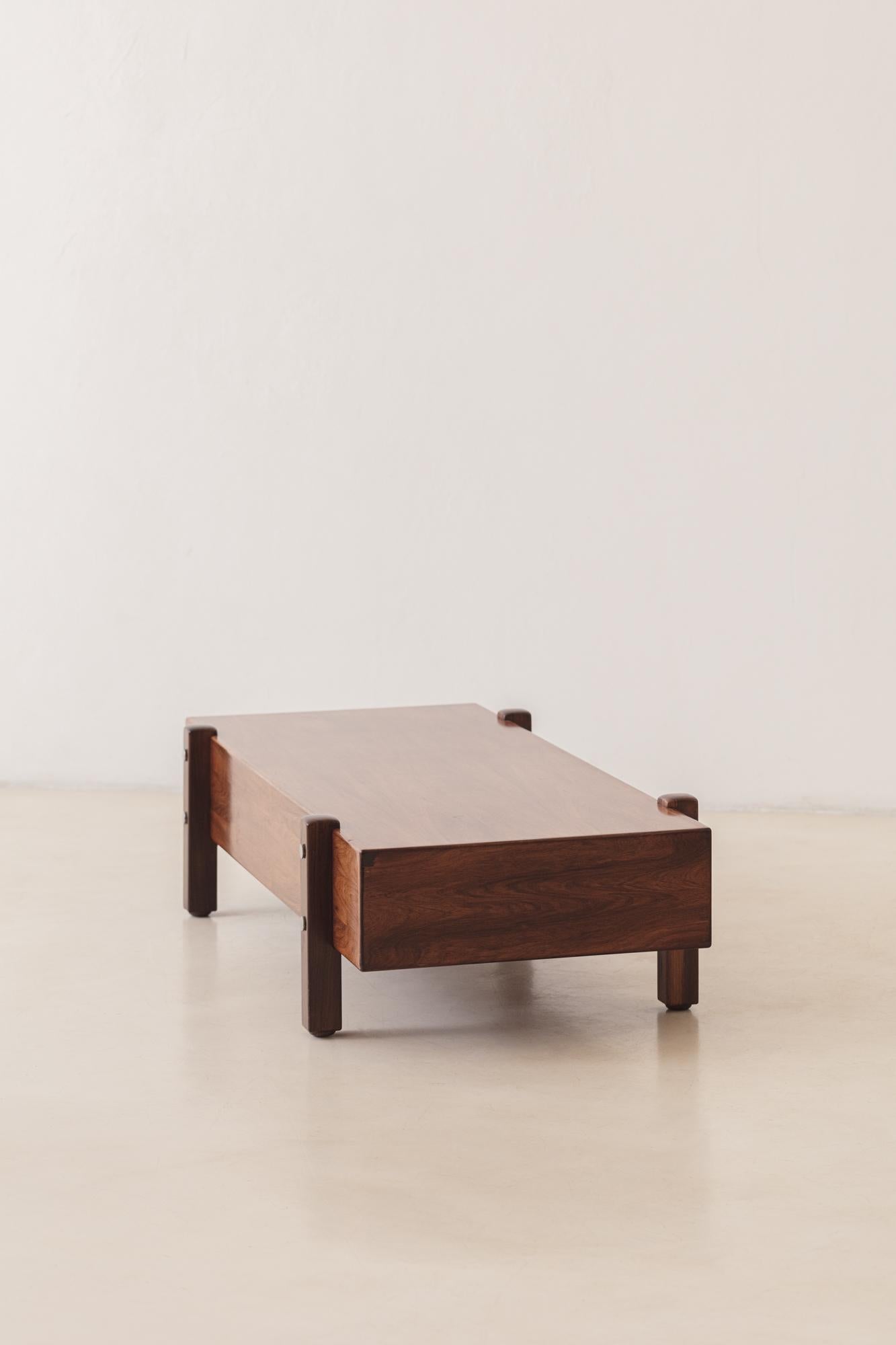 Vintage Eleh Bench by Sergio Rodrigues, Rosewood, 1960s, Brazilian Midcentury In Good Condition For Sale In New York, NY