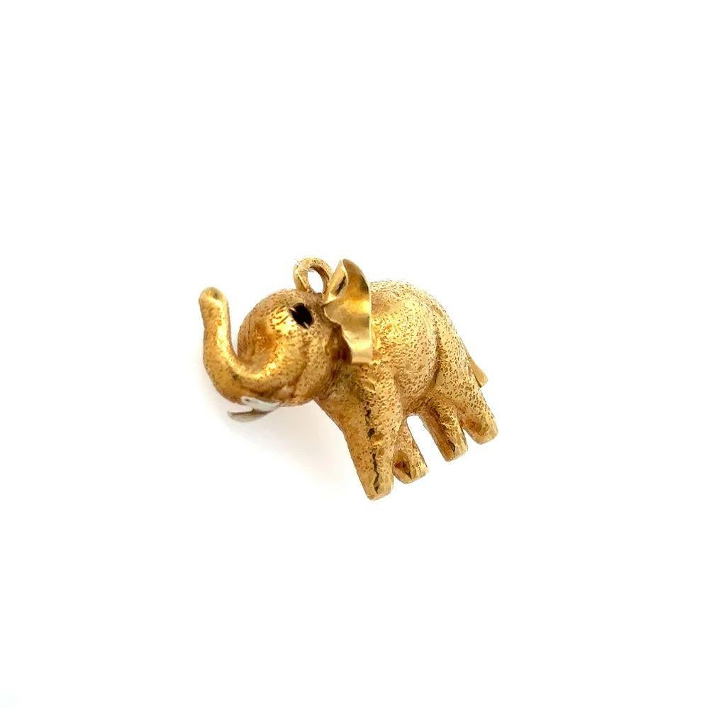 Vintage Elefant 3-dimensionaler Gold-Charm-Anhänger mit Anhänger im Zustand „Hervorragend“ im Angebot in Montreal, QC
