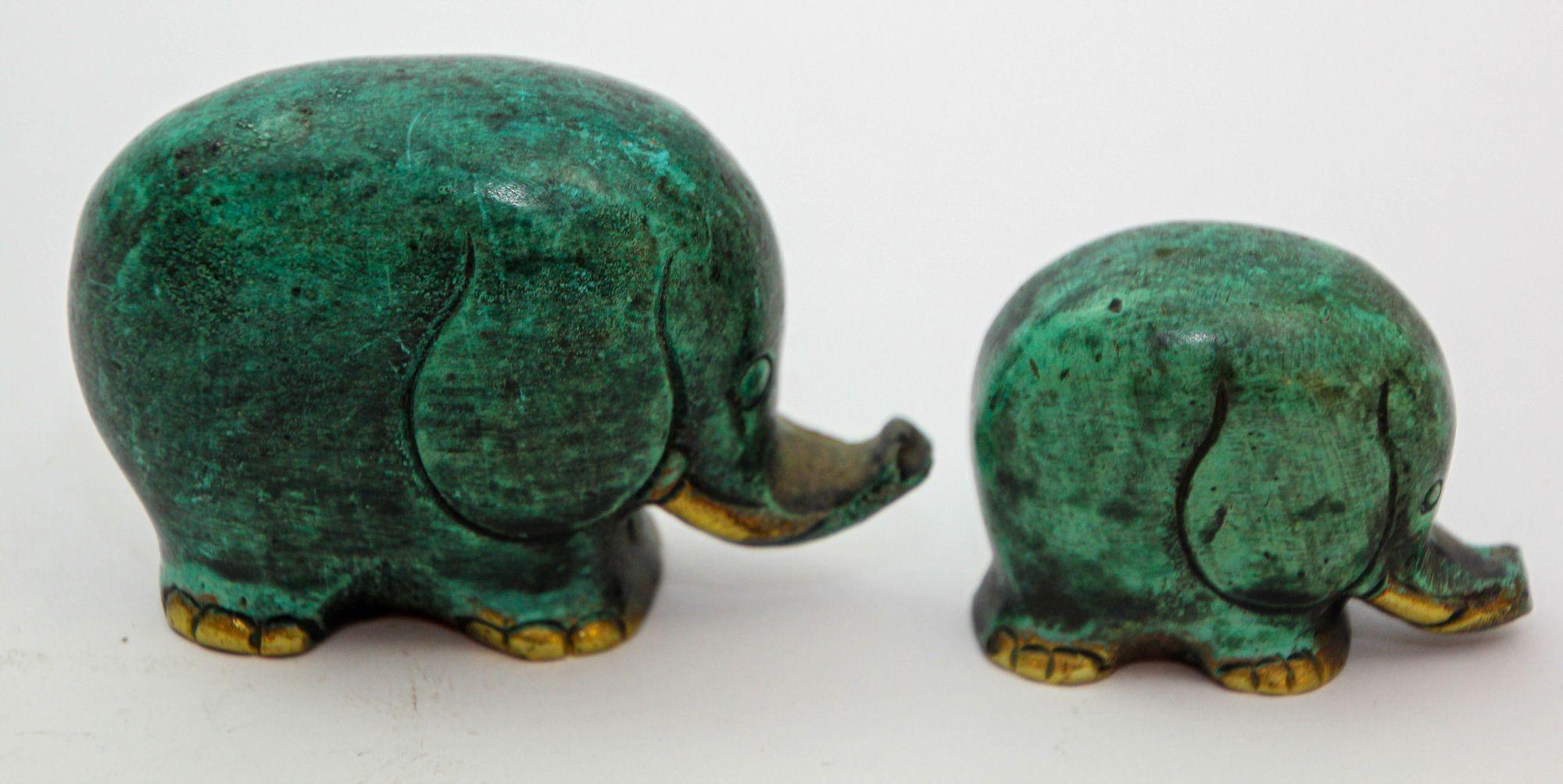 Elefante vintage in bronzo con set di 2 sculture in Greene & Greene In condizioni buone in vendita a North Hollywood, CA