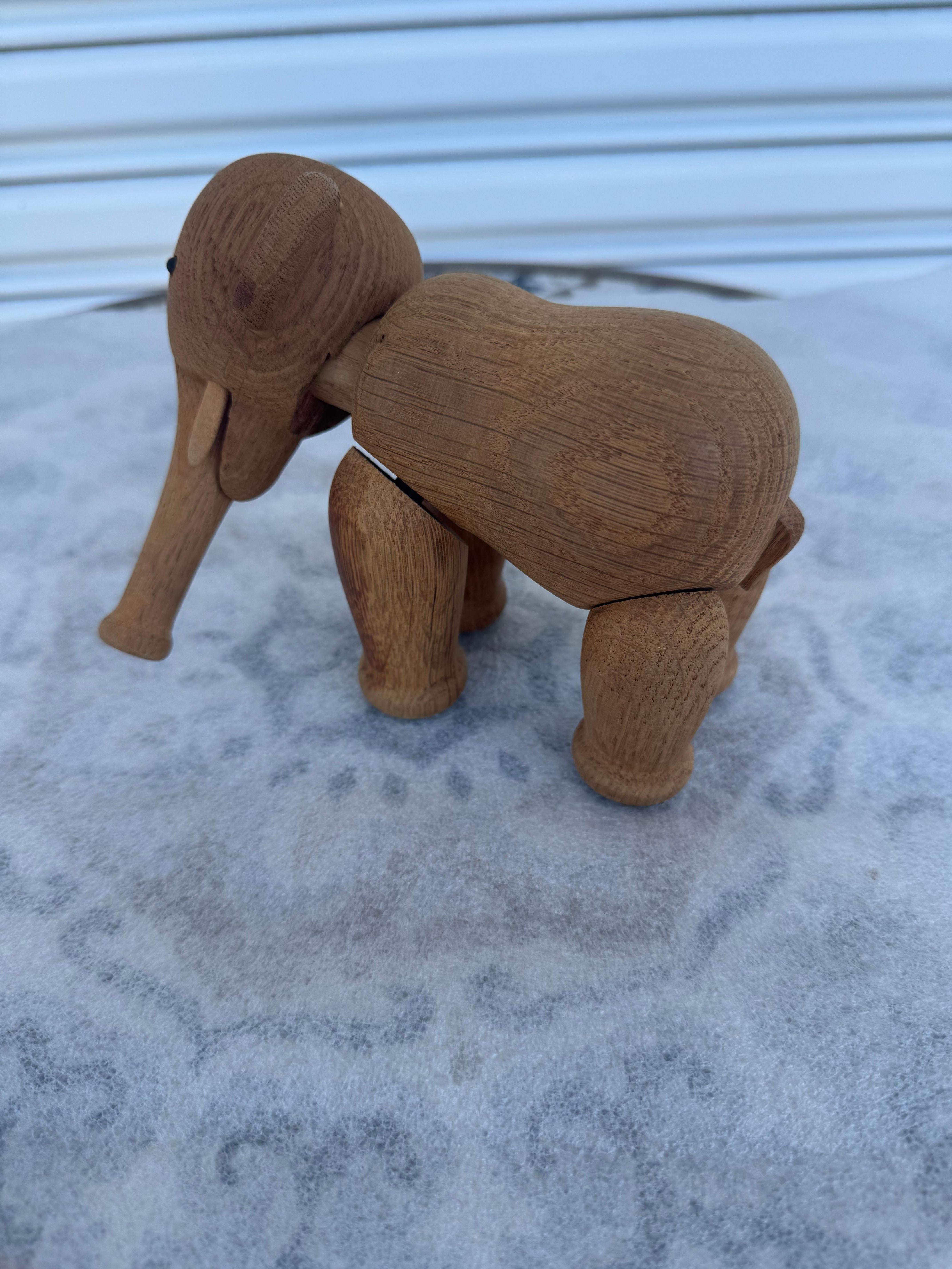 XX secolo Vintage Wood Articulated Elephant by Kay Bojesen. Made in Denmark. in vendita