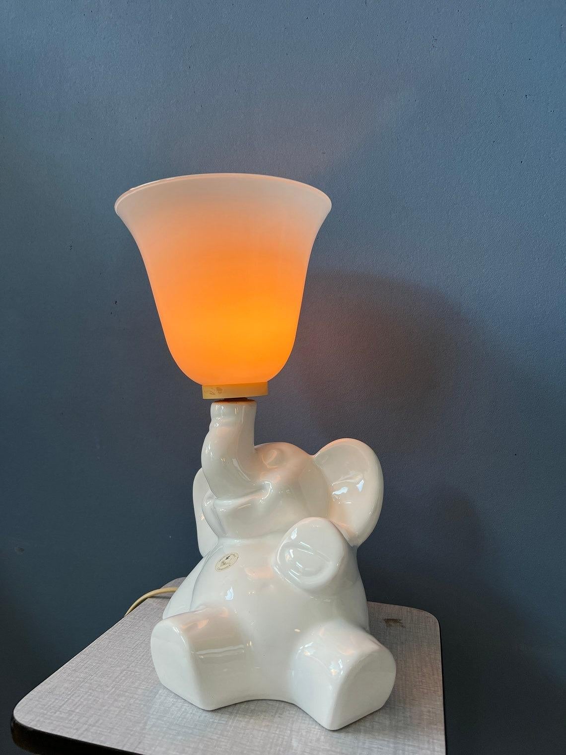 20ième siècle Lampe de bureau vintage en verre éléphant, années 1970 en vente