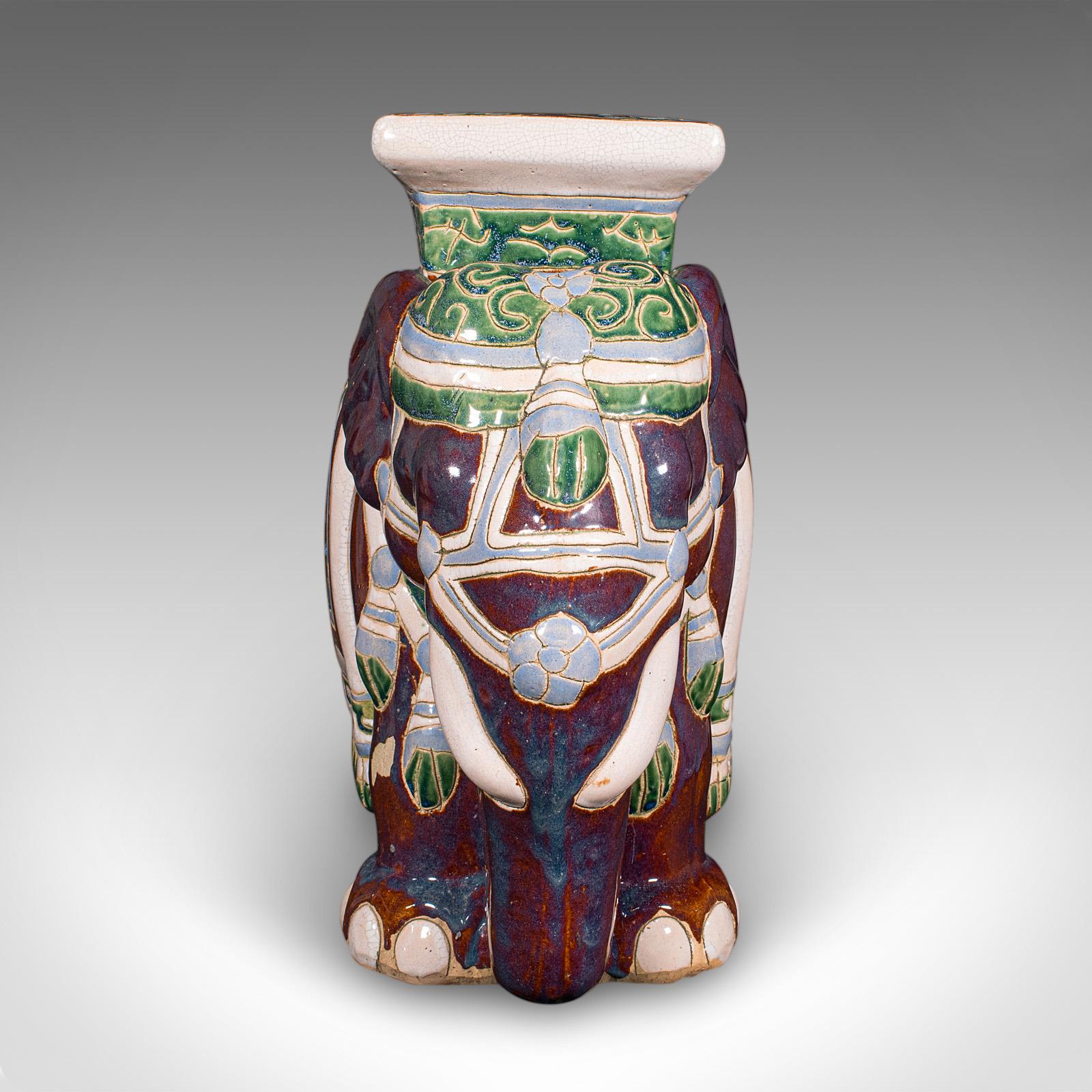 Vintage Elefant Pflanzgefäß Basis, Orientalisch, Keramik Jardiniere Stand, Mid Century (Moderne der Mitte des Jahrhunderts) im Angebot