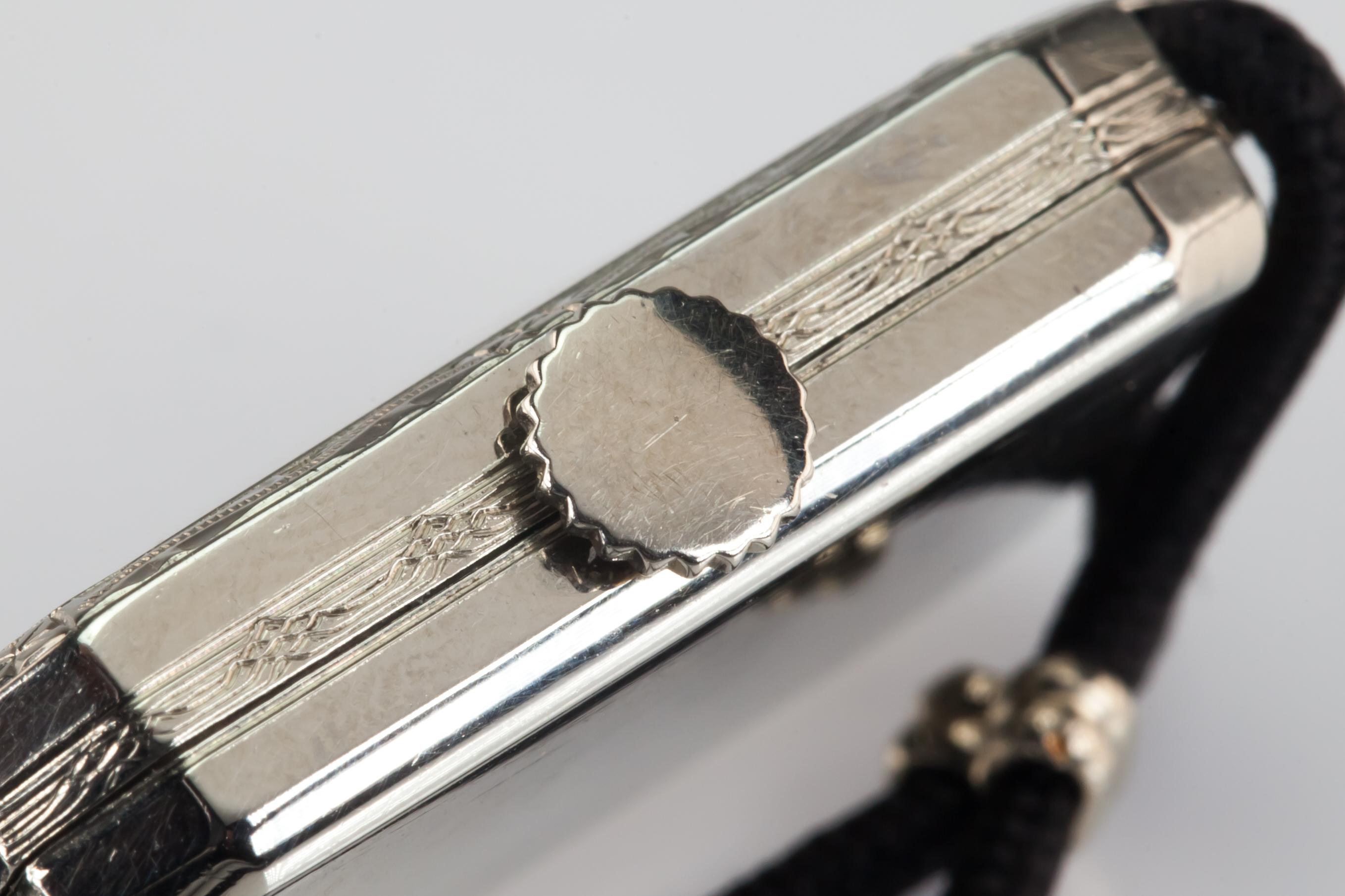 Vintage Elgin 14k Weißgold Damenuhr im Art déco-Stil mit Seidenband, handgeflügelt, Vintage im Angebot 2