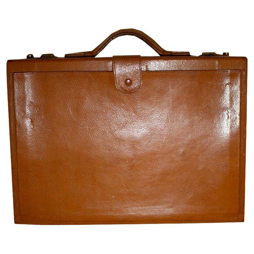 Vintage Elizabeth Arden Leather Beauty Case. For Sale