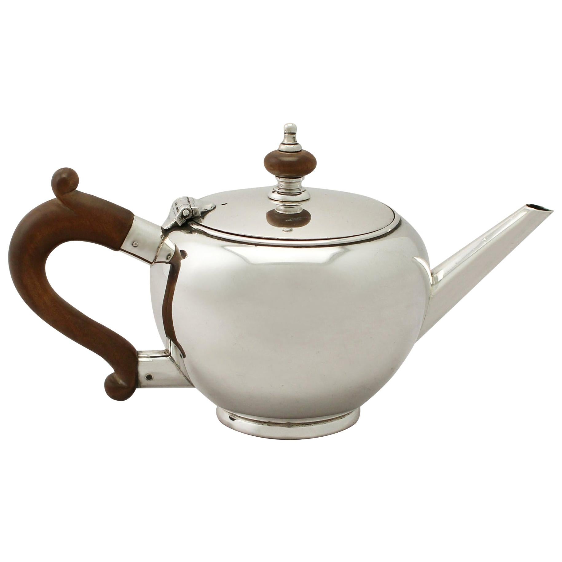 Antique I Bachelor Solid Silver Teapot 1723 Early 18th Century For Sale at 1stDibs