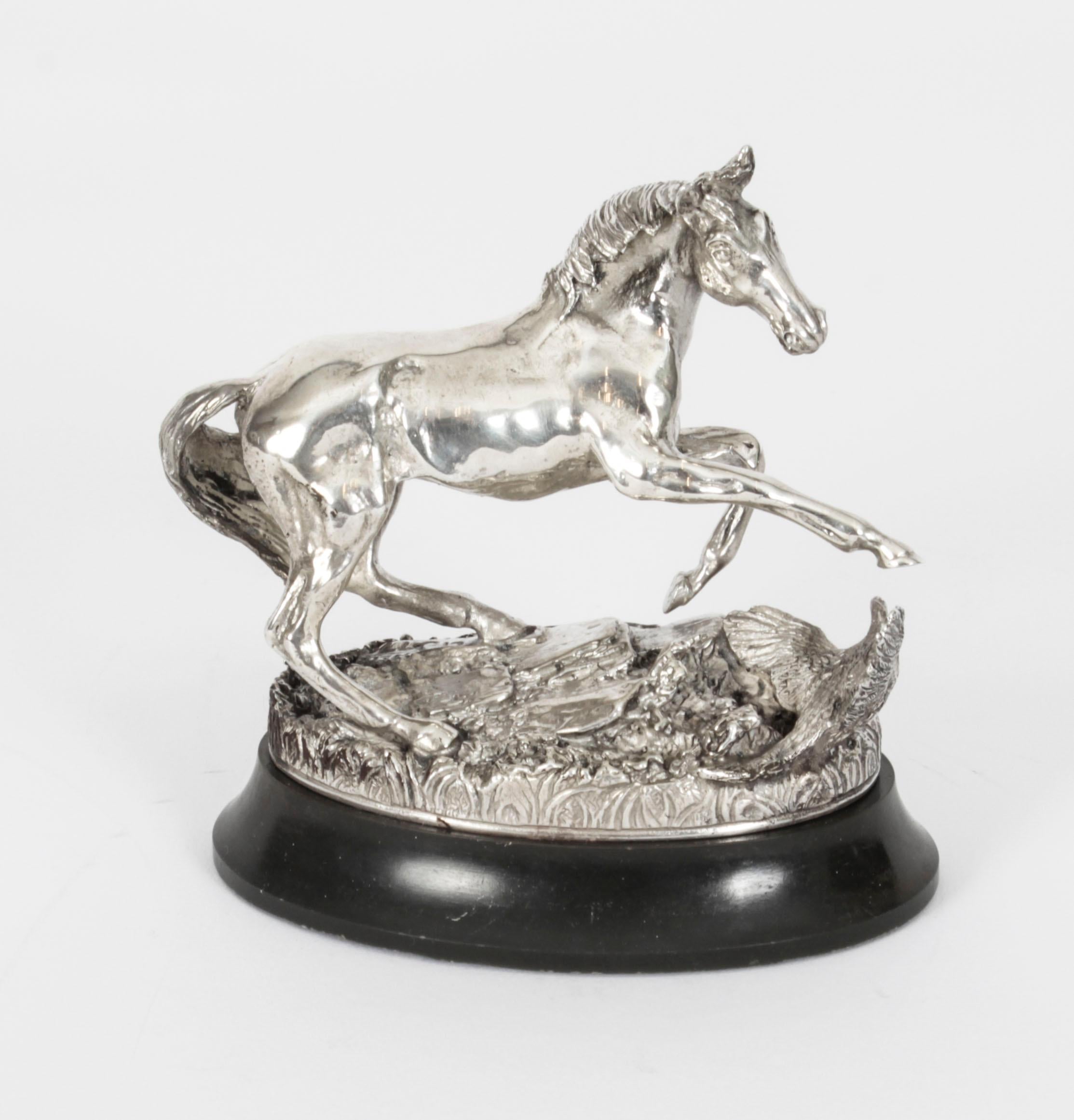 Vintage Elizabeth II Sterling Silver Figure of a Horse 1977 20th C For Sale 8