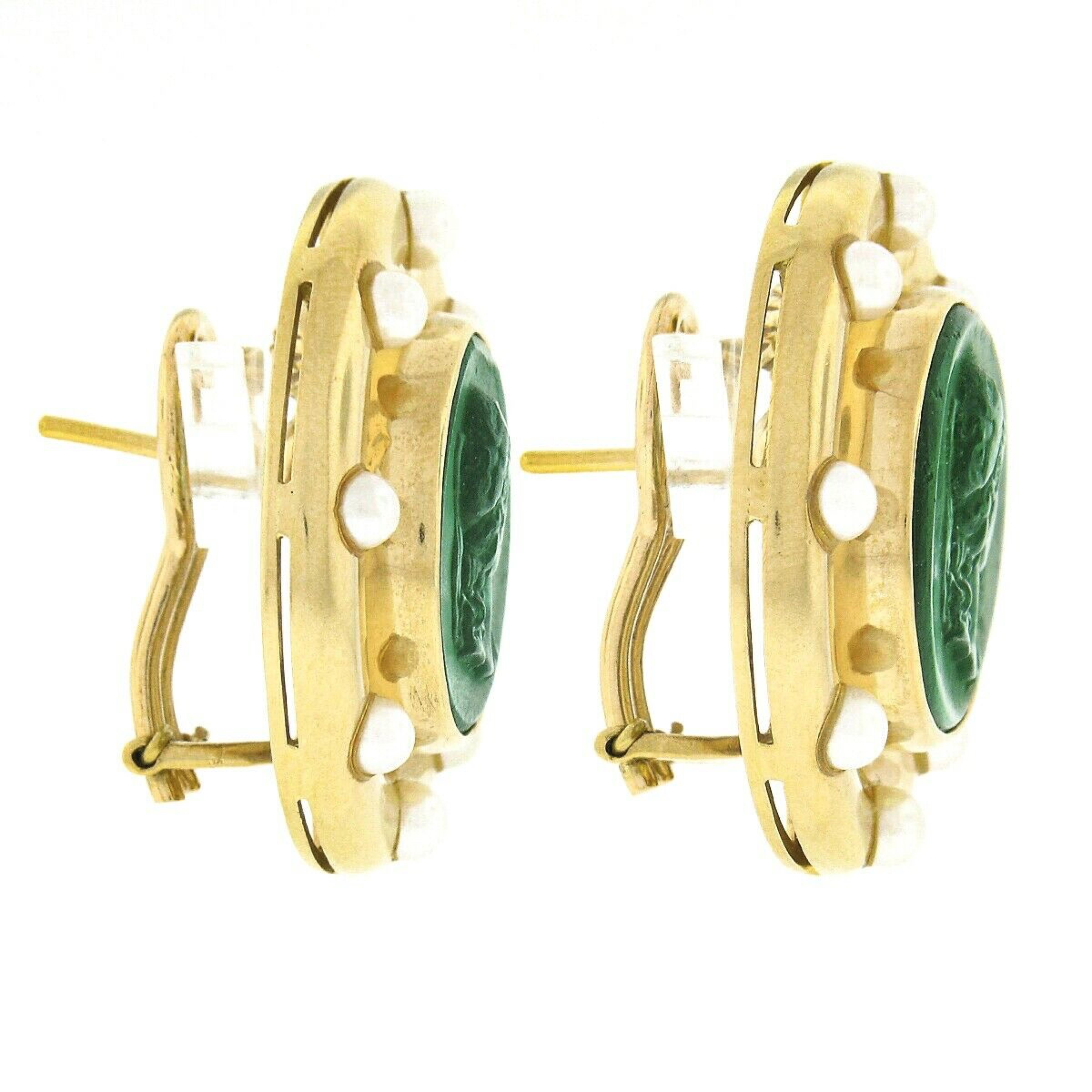 Vintage Elizabeth Locke 18k Gold Green Intaglio & Pearl Circle Button Earrings In Good Condition In Montclair, NJ