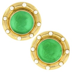 Elizabeth Locke Vintage 18 Karat Gold Grünes Intaglio & Perle Kreis Knopfleiste Ohrringe