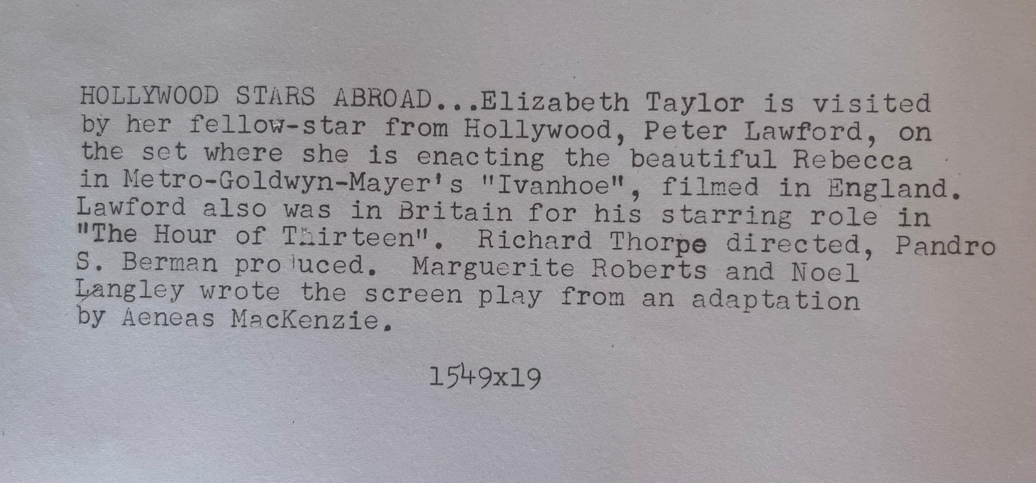Vintage Elizabeth Taylor Signed Photograph For Sale 3