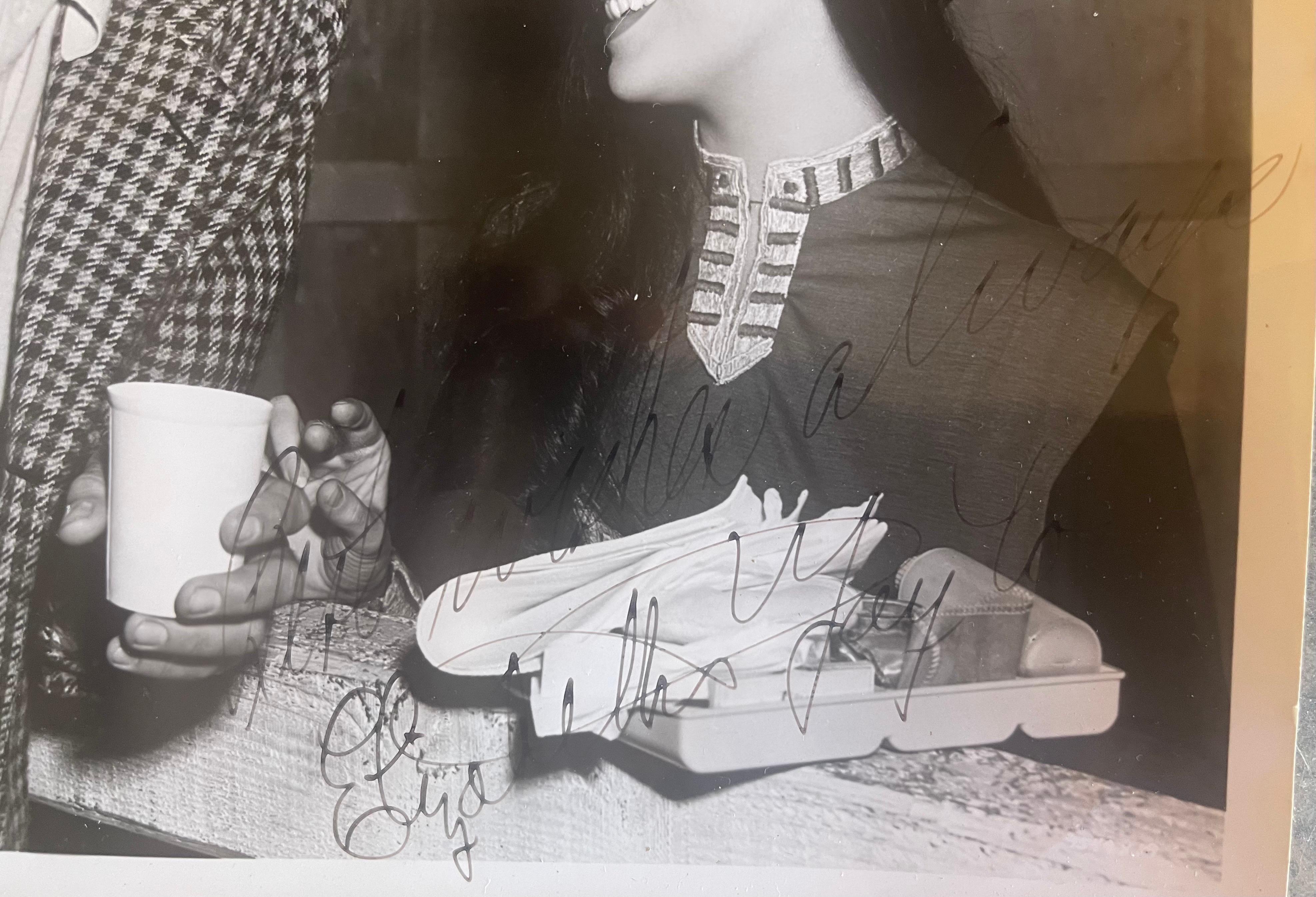Elizabeth Taylor signierte Vintage-Fotografie (20. Jahrhundert) im Angebot