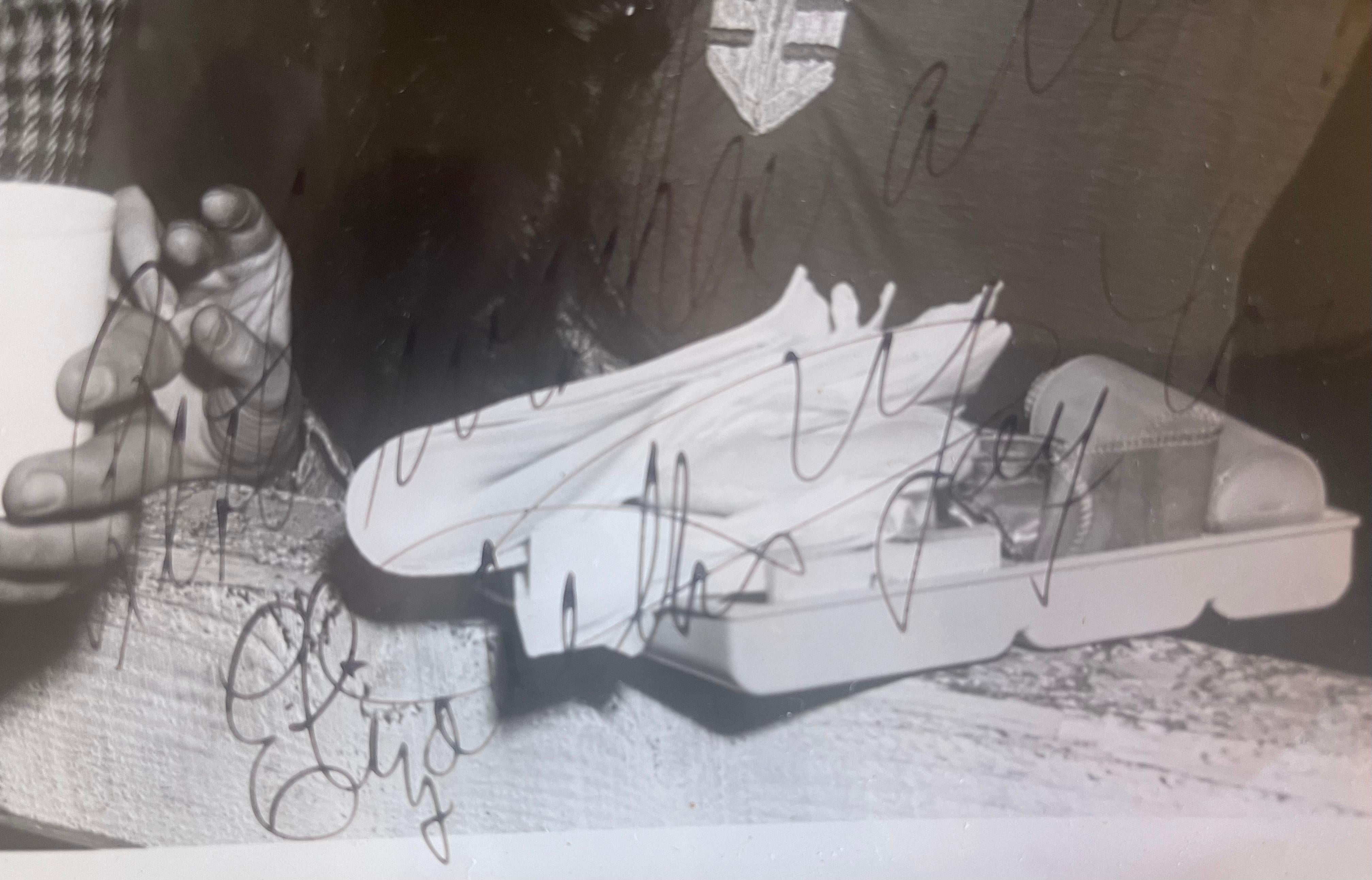 Elizabeth Taylor signierte Vintage-Fotografie im Angebot 2