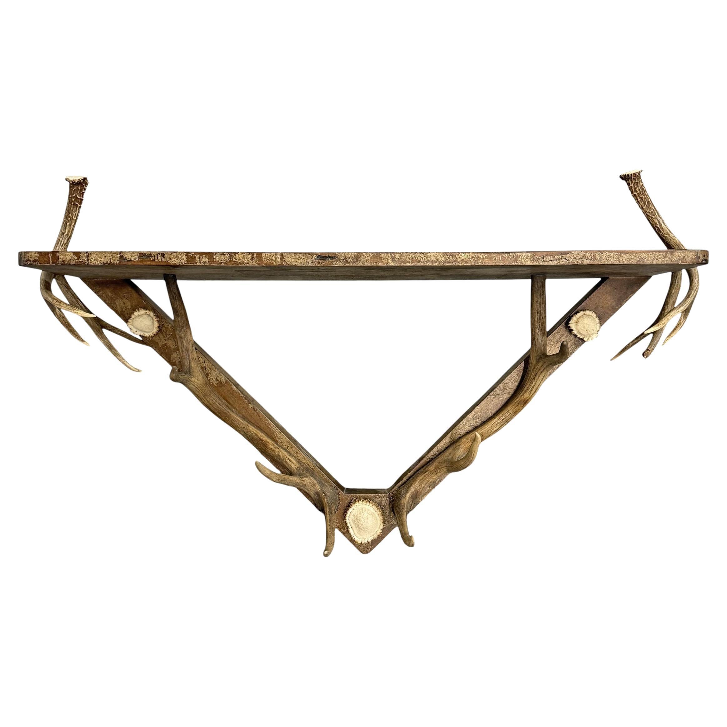 Porte-chapeaux et porte-manteaux vintage en bois d'élan avec étagère