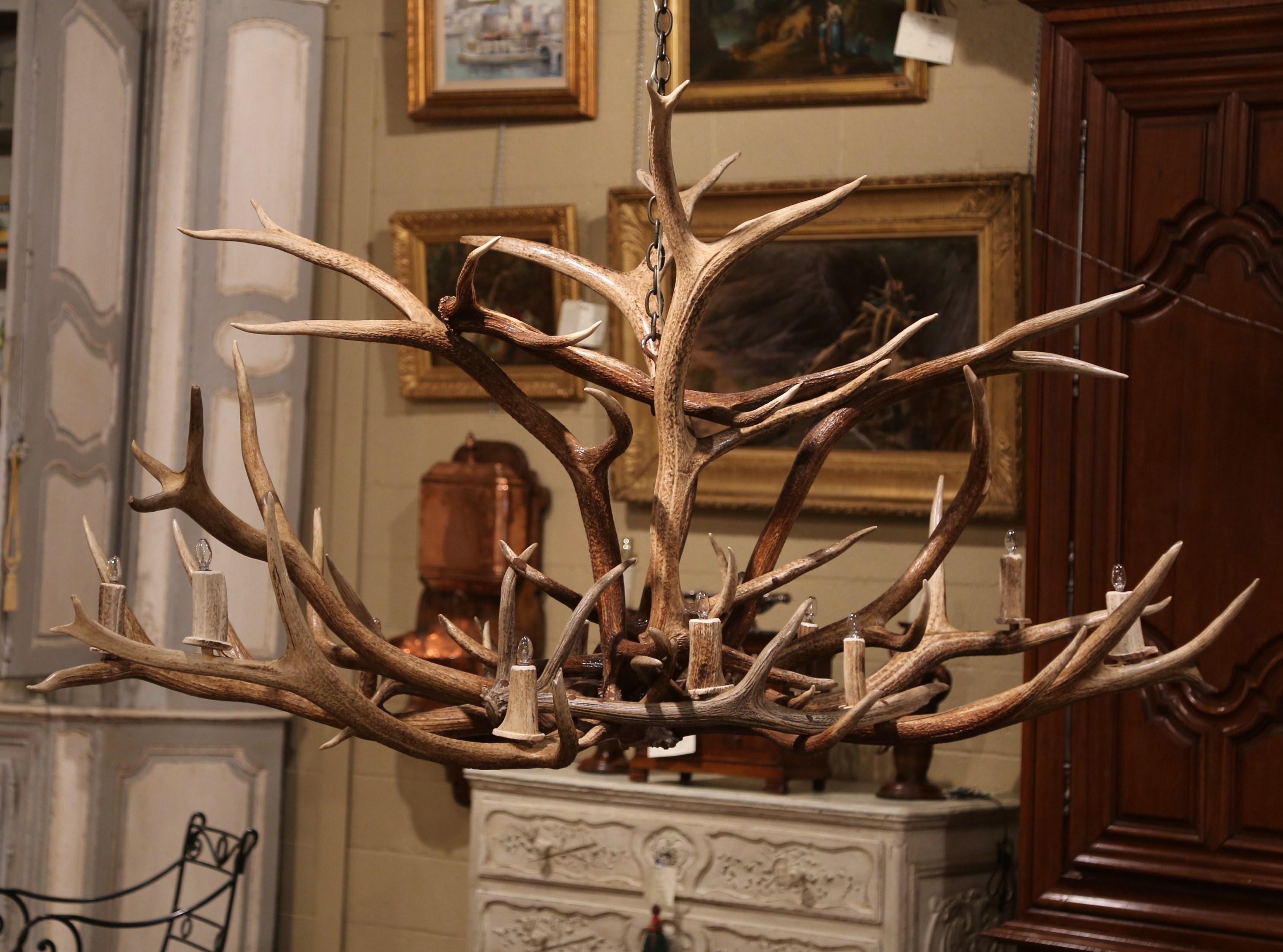 Hand-Crafted Vintage Elk Mule Deer Antler Horn Ten-Light Ceiling Chandelier