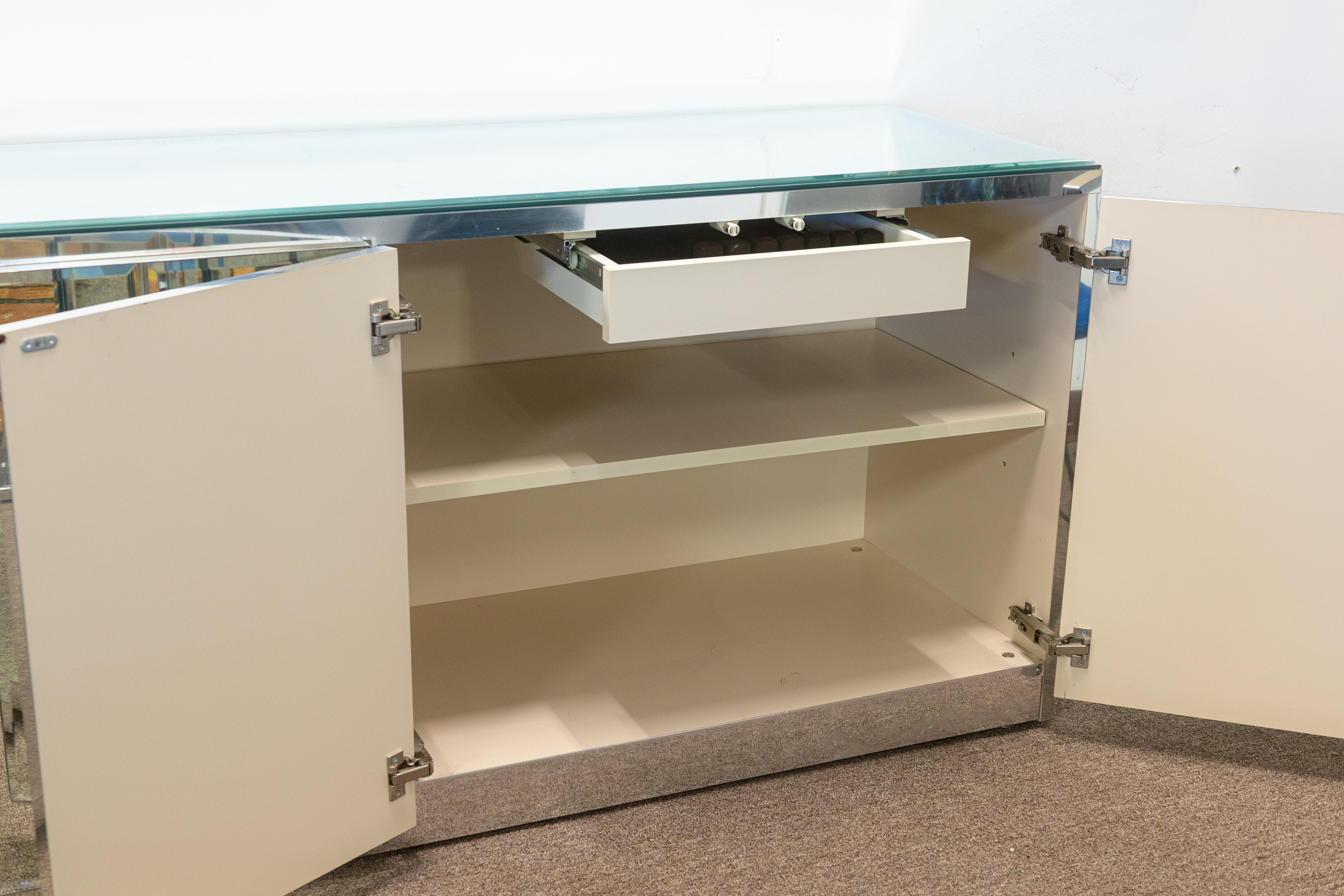 Vintage Ello Glass and Chrome Mirrored Credenza Cabinet In Good Condition For Sale In Keego Harbor, MI