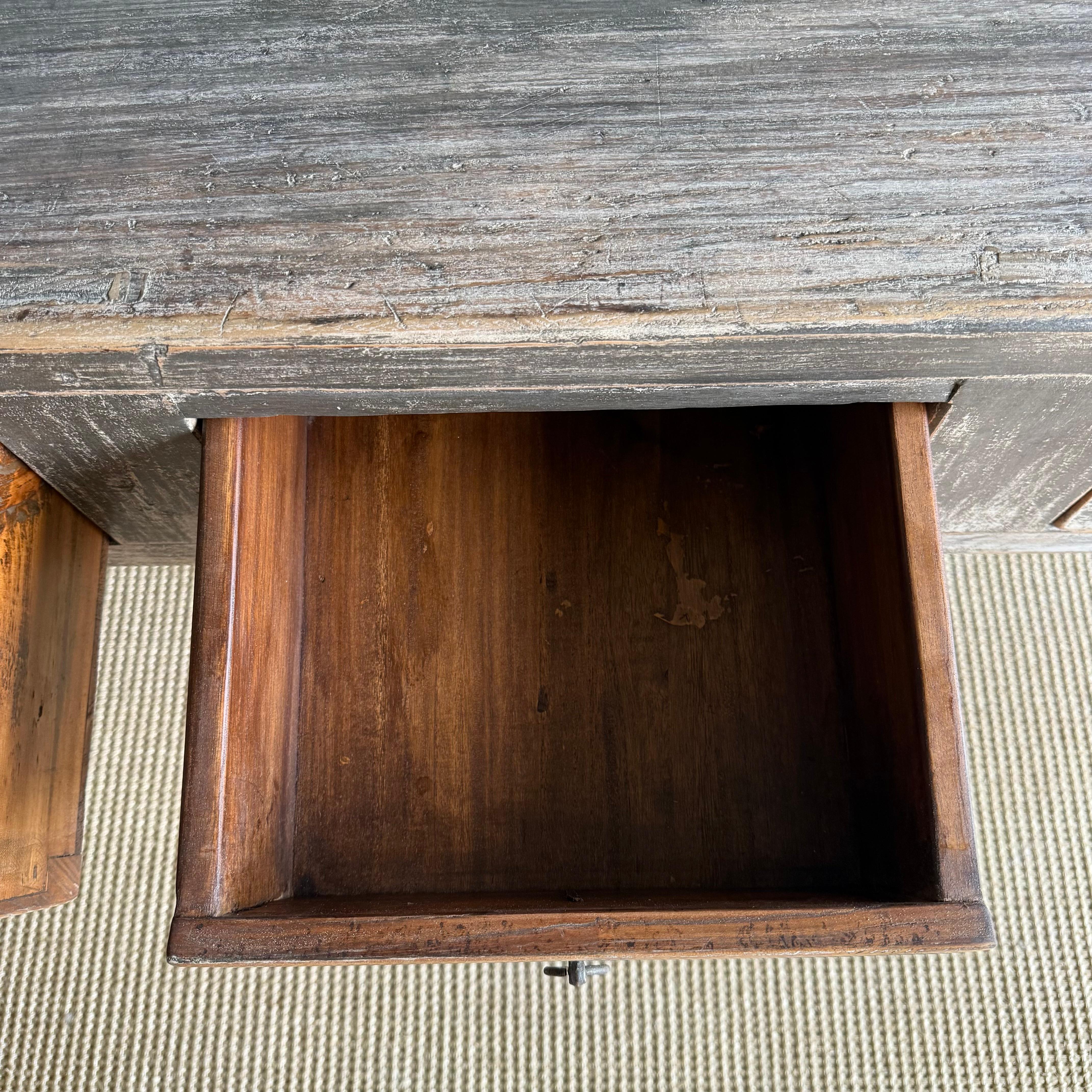 Vintage Elm Console with Patina Finish and 4 Drawers For Sale 1