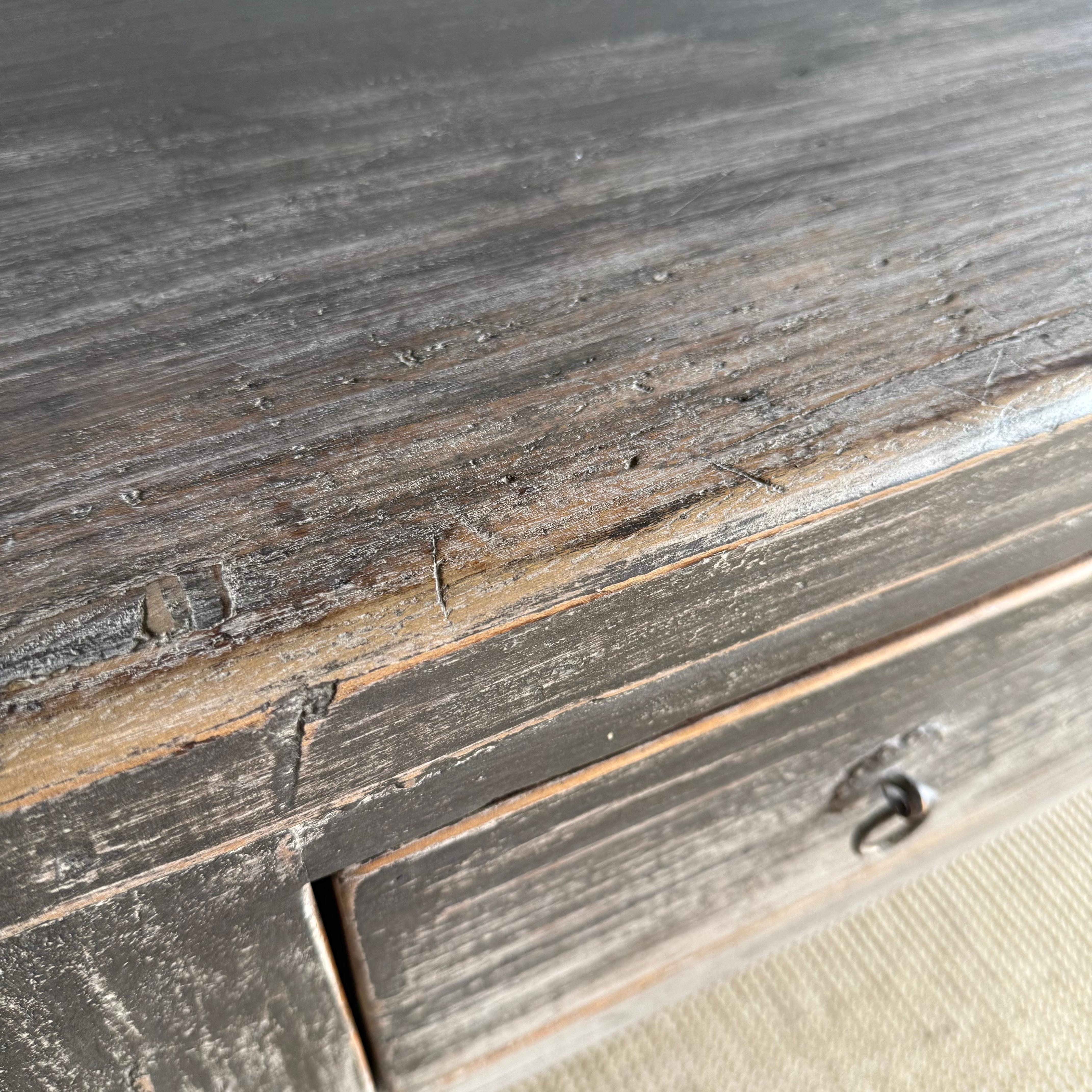 Vintage Elm Console with Patina Finish and 4 Drawers For Sale 3