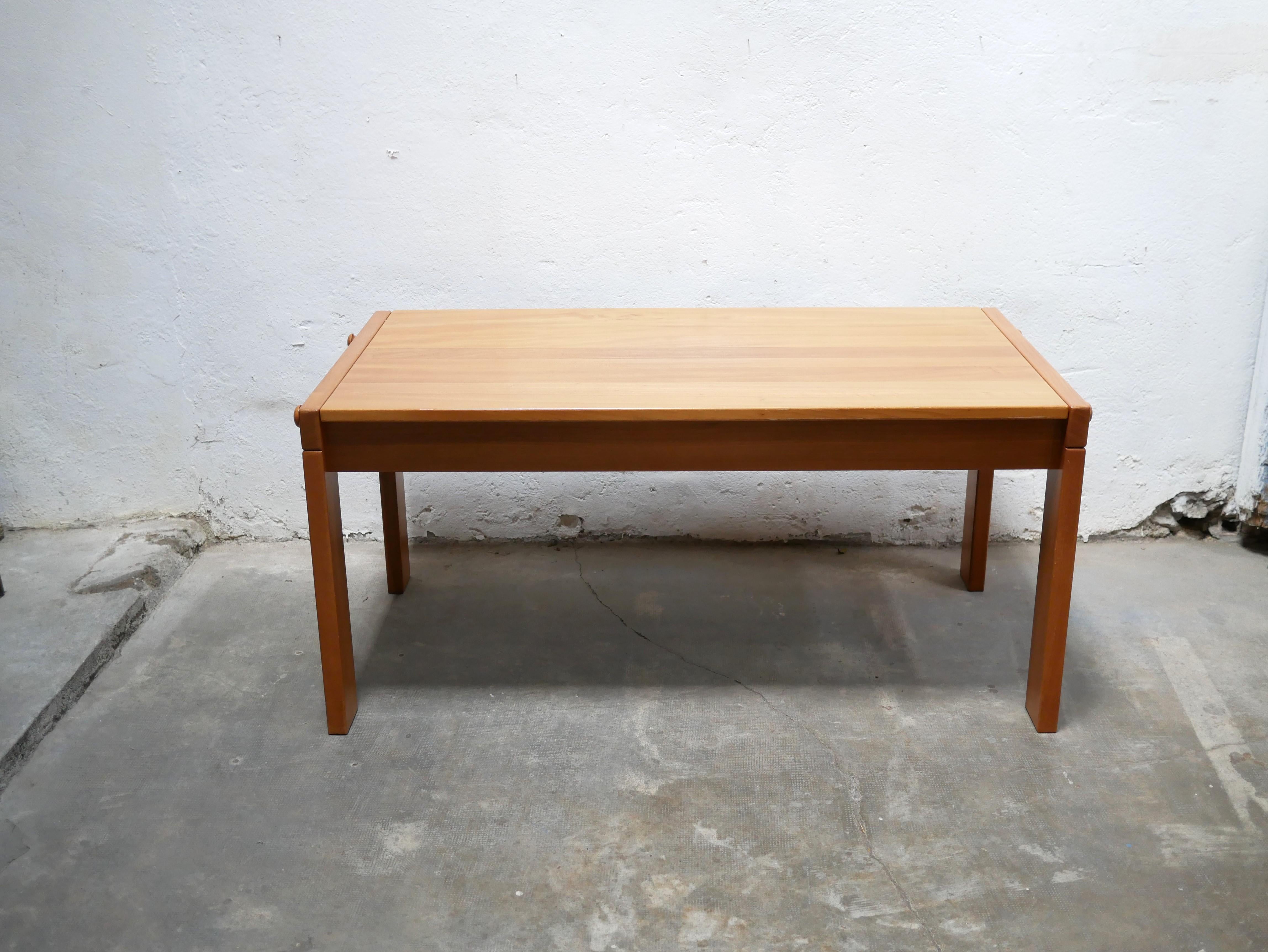 Vintage elm dining table by Maison Regain editions In Good Condition For Sale In AIGNAN, FR