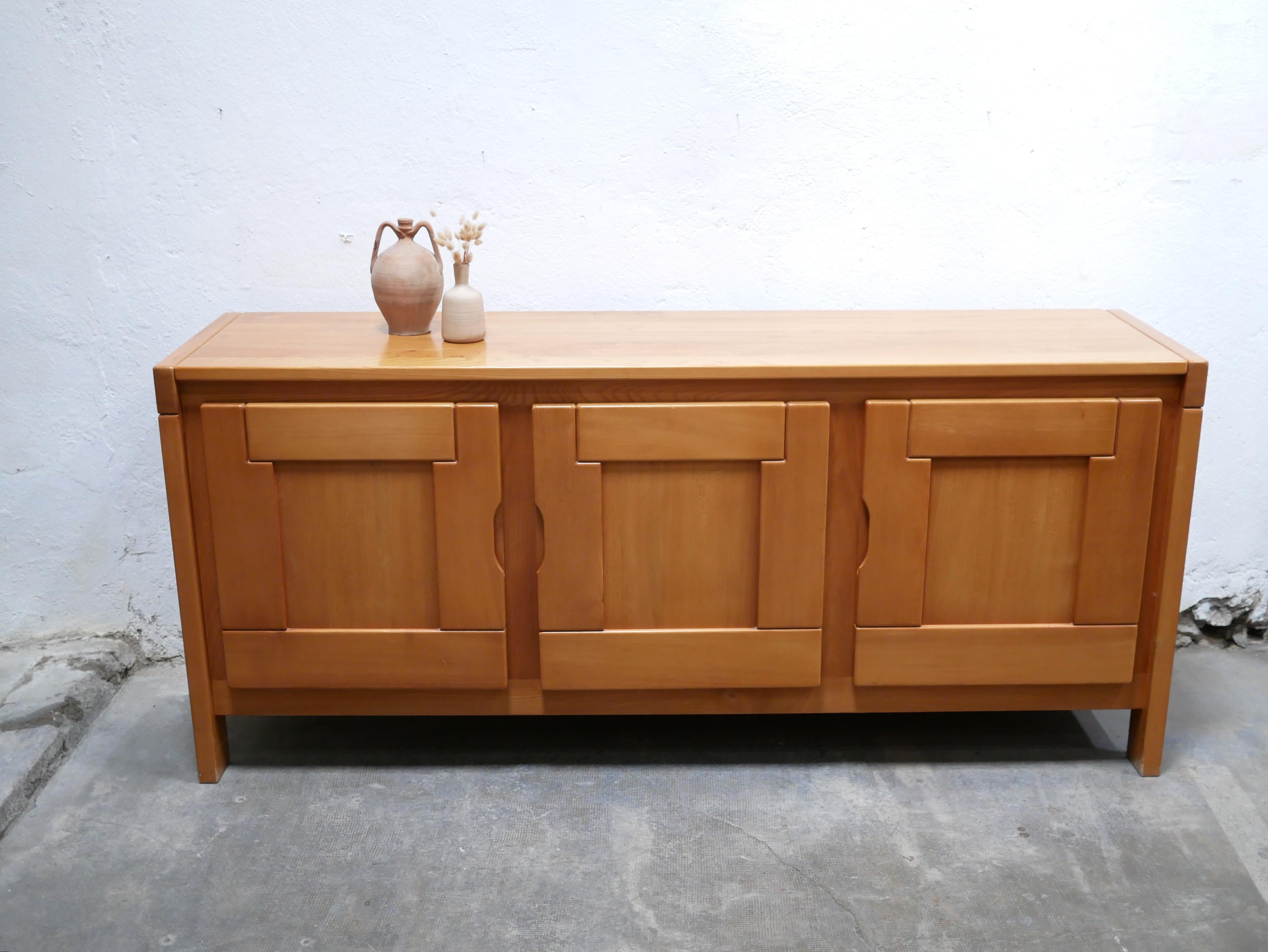 Vintage elm sideboard by Maison Regain editions In Good Condition For Sale In AIGNAN, FR